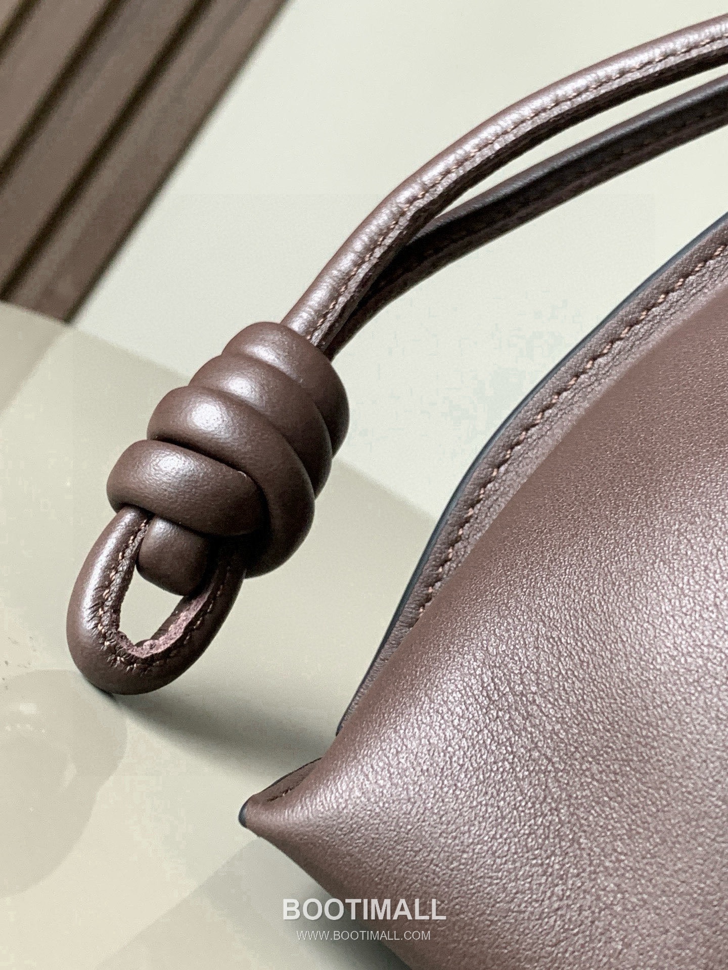 Loewe Flamenco Knot Clutch Bag Nappa Calfskin 9043 로에베 플라멩코 노트 클러치백 나파 카프스킨 30cm 7