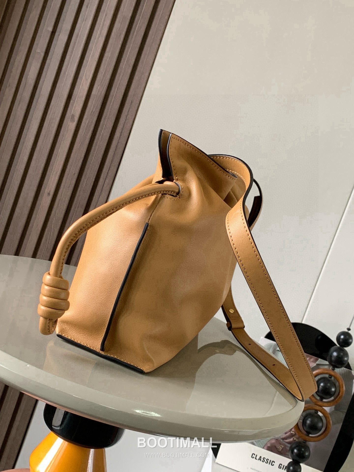 Loewe Flamenco Knot Clutch Bag Nappa Calfskin 9043 로에베 플라멩코 노트 클러치백 나파 카프스킨 30cm 2