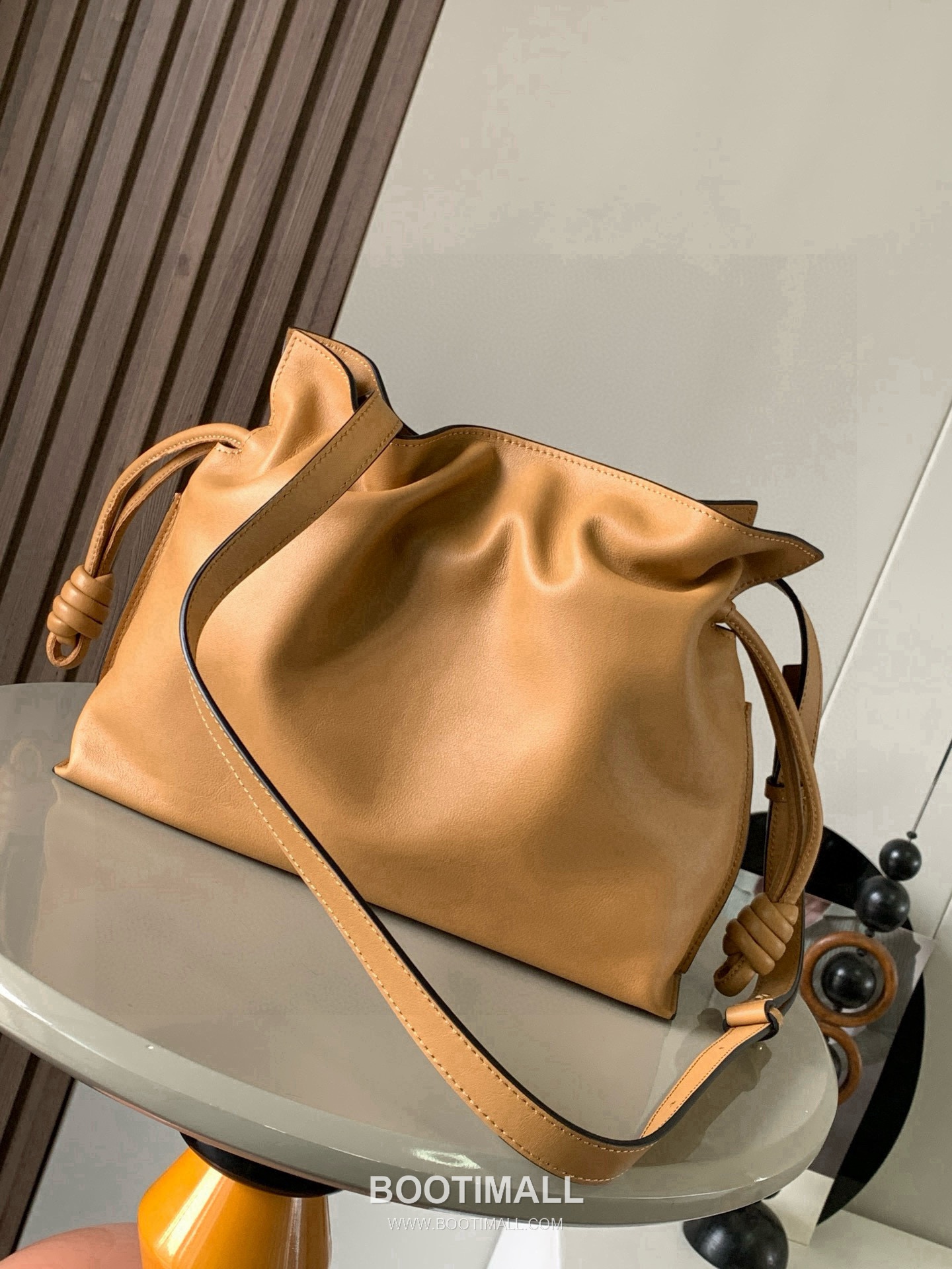 Loewe Flamenco Knot Clutch Bag Nappa Calfskin 9043 로에베 플라멩코 노트 클러치백 나파 카프스킨 30cm 4