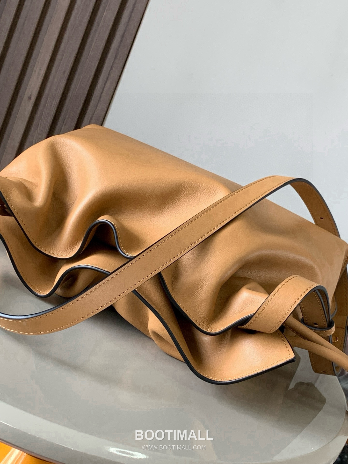 Loewe Flamenco Knot Clutch Bag Nappa Calfskin 9043 로에베 플라멩코 노트 클러치백 나파 카프스킨 30cm 7