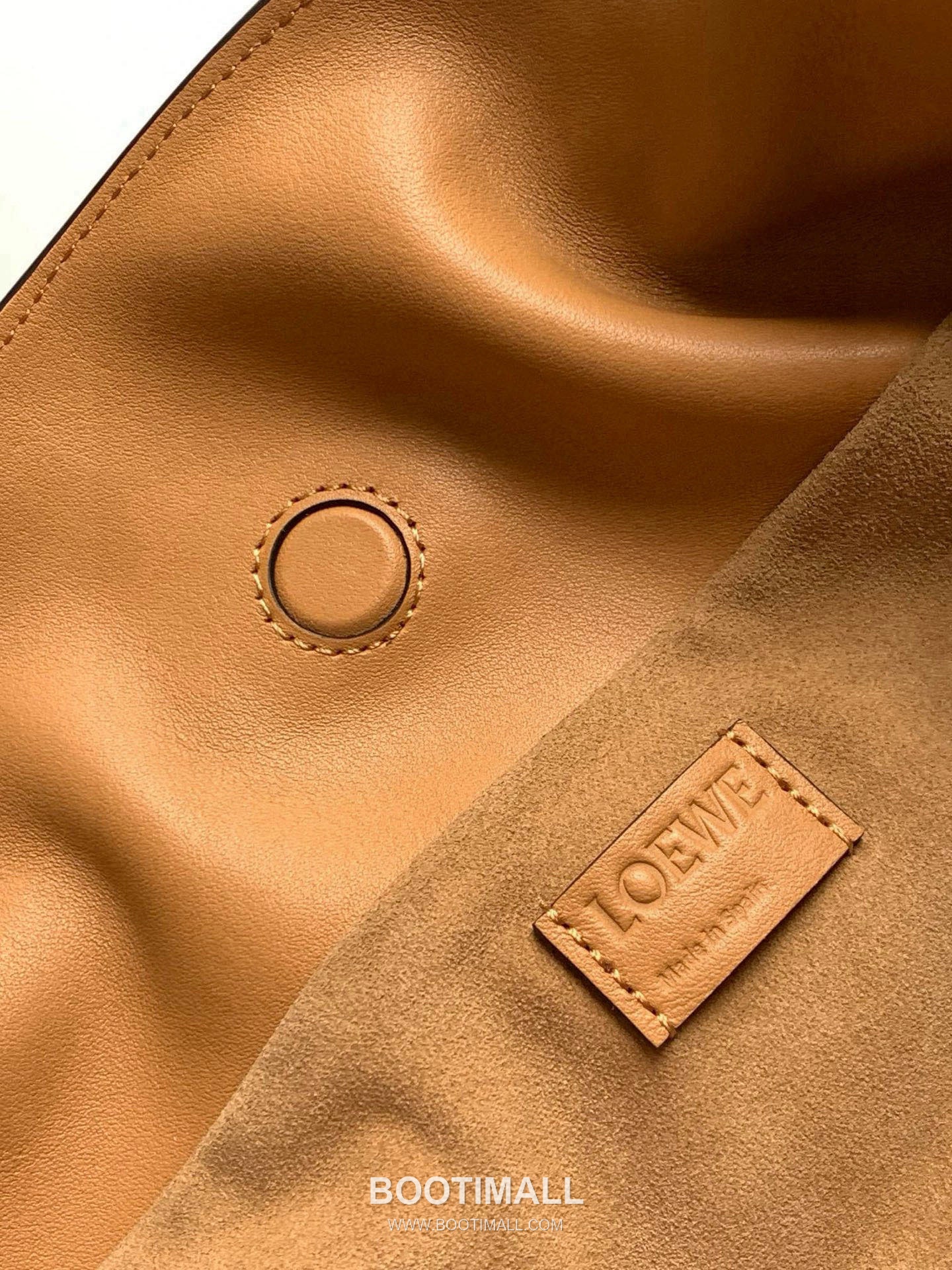 Loewe Flamenco Knot Clutch Bag Nappa Calfskin 9043 로에베 플라멩코 노트 클러치백 나파 카프스킨 30cm 9