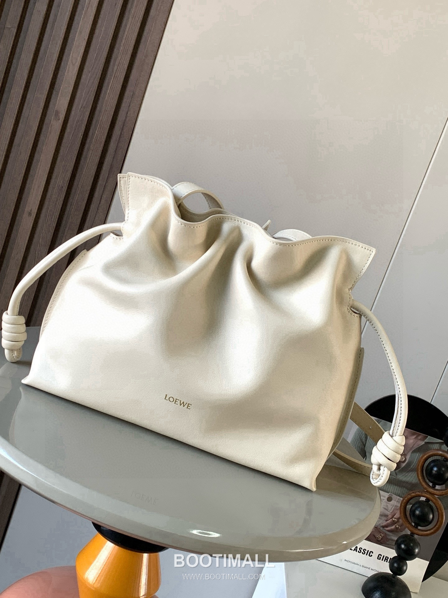 Loewe Flamenco Knot Clutch Bag Nappa Calfskin 9043 로에베 플라멩코 노트 클러치백 나파 카프스킨 30cm 1