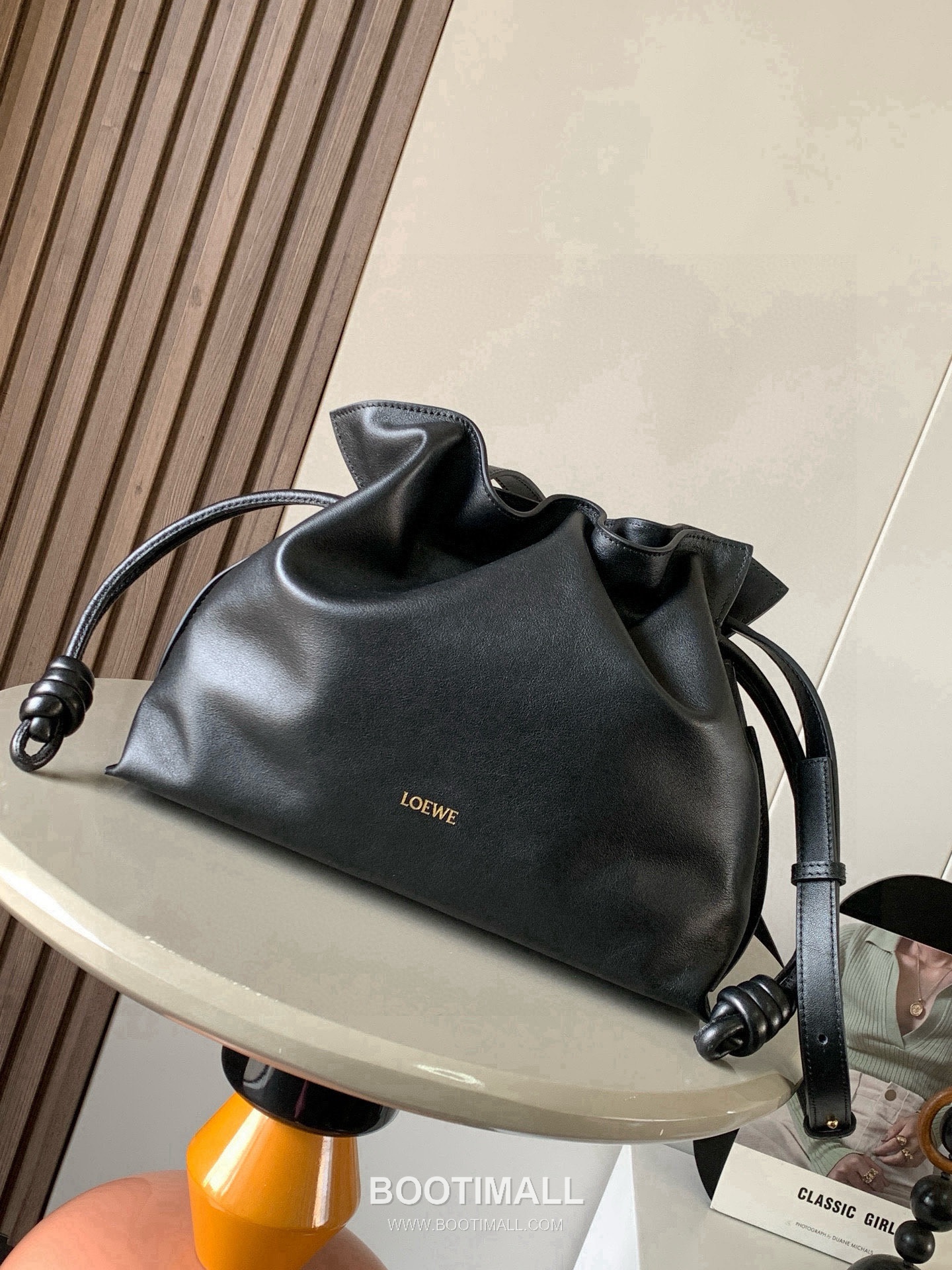 Loewe Flamenco Knot Clutch Bag Nappa Calfskin 9043 로에베 플라멩코 노트 클러치백 나파 카프스킨 30cm 1