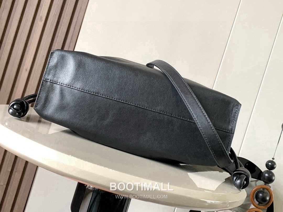 Loewe Flamenco Knot Clutch Bag Nappa Calfskin 9043 로에베 플라멩코 노트 클러치백 나파 카프스킨 30cm 3