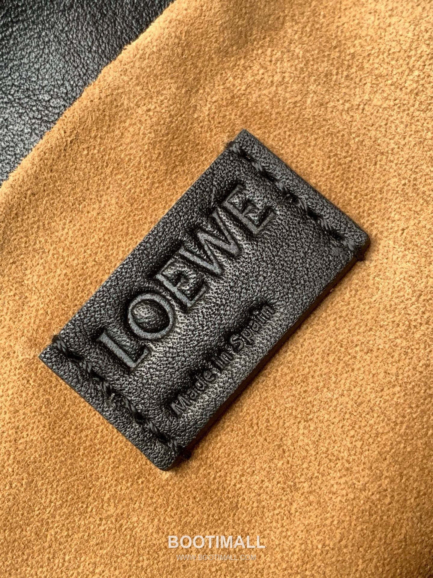 Loewe Flamenco Knot Clutch Bag Nappa Calfskin 9043 로에베 플라멩코 노트 클러치백 나파 카프스킨 30cm 9