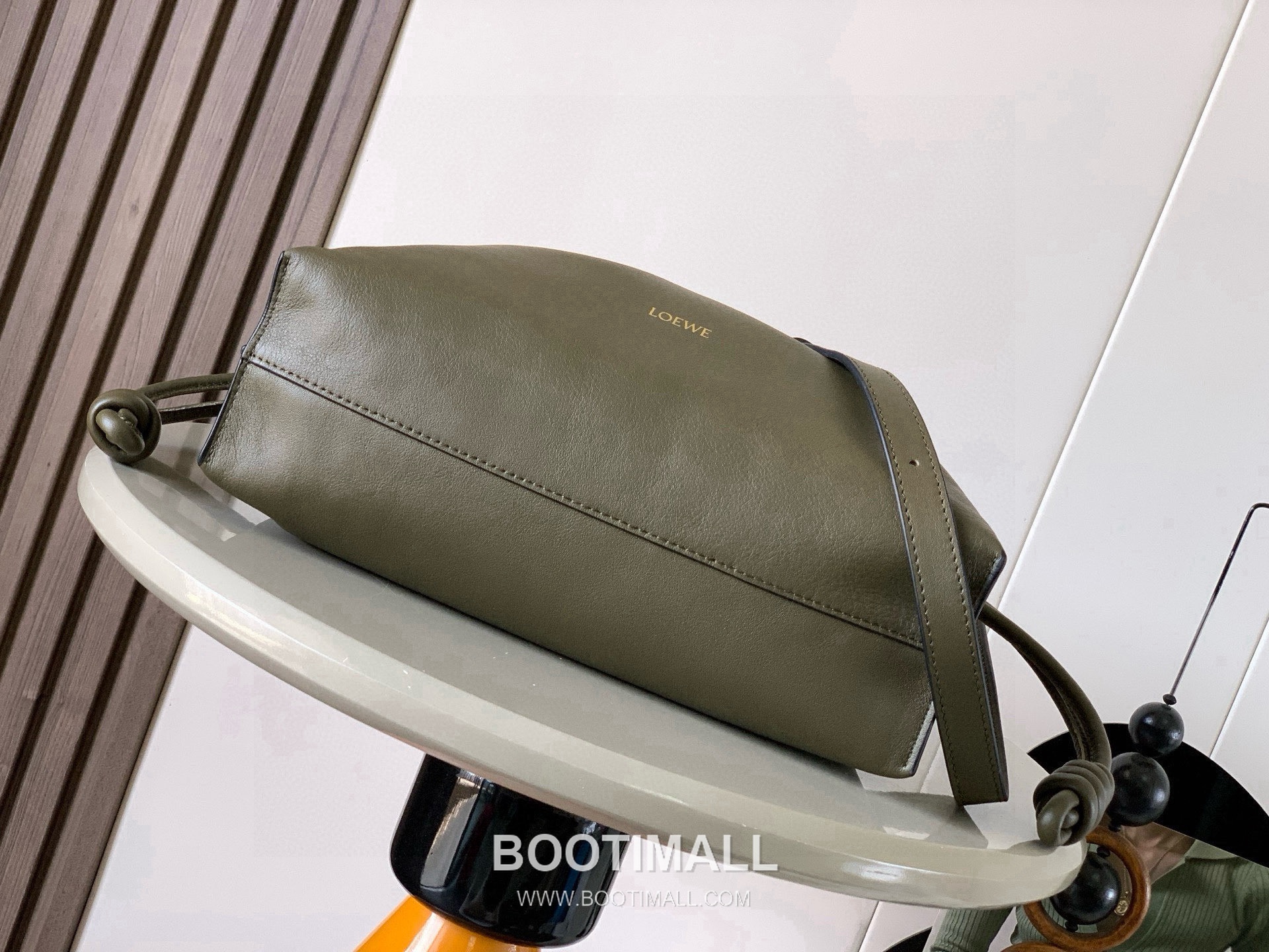 Loewe Flamenco Knot Clutch Bag Nappa Calfskin 9043 로에베 플라멩코 노트 클러치백 나파 카프스킨 30cm 3