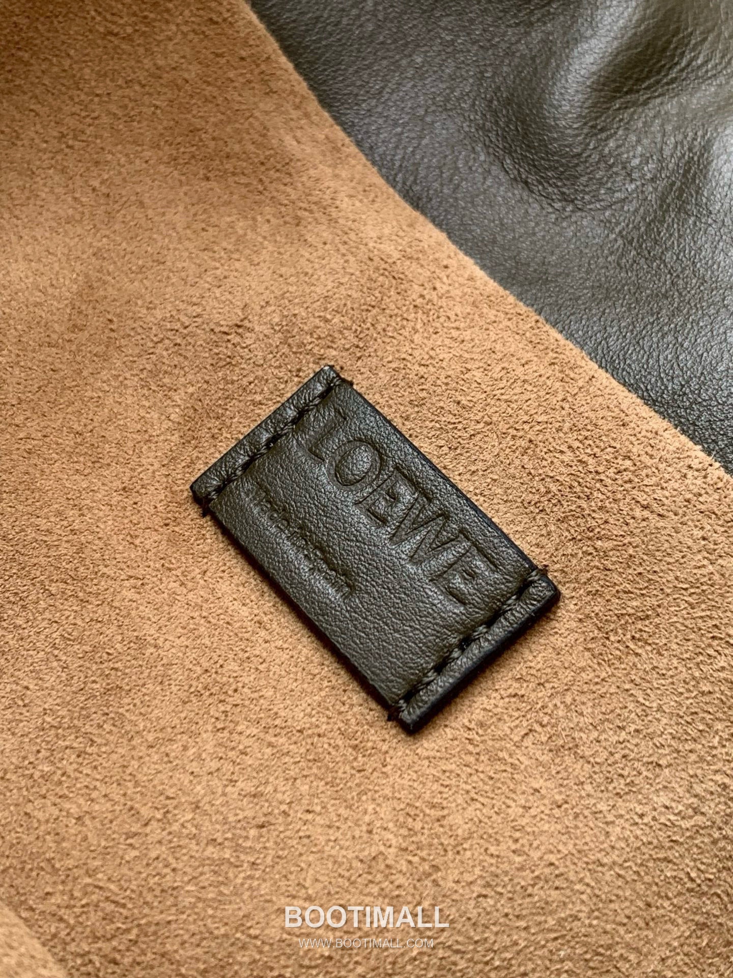 Loewe Flamenco Knot Clutch Bag Nappa Calfskin 9043 로에베 플라멩코 노트 클러치백 나파 카프스킨 30cm 9