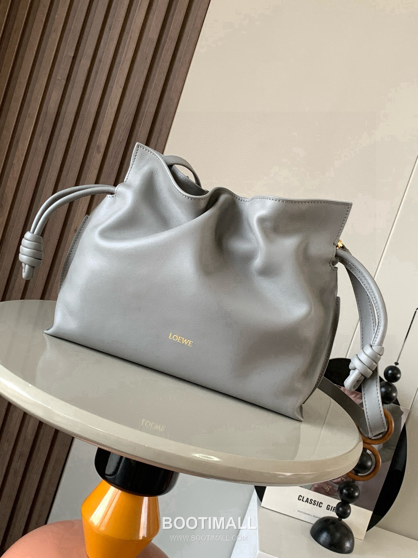 Loewe Flamenco Knot Clutch Bag Nappa Calfskin 9043 로에베 플라멩코 노트 클러치백 나파 카프스킨 30cm 1