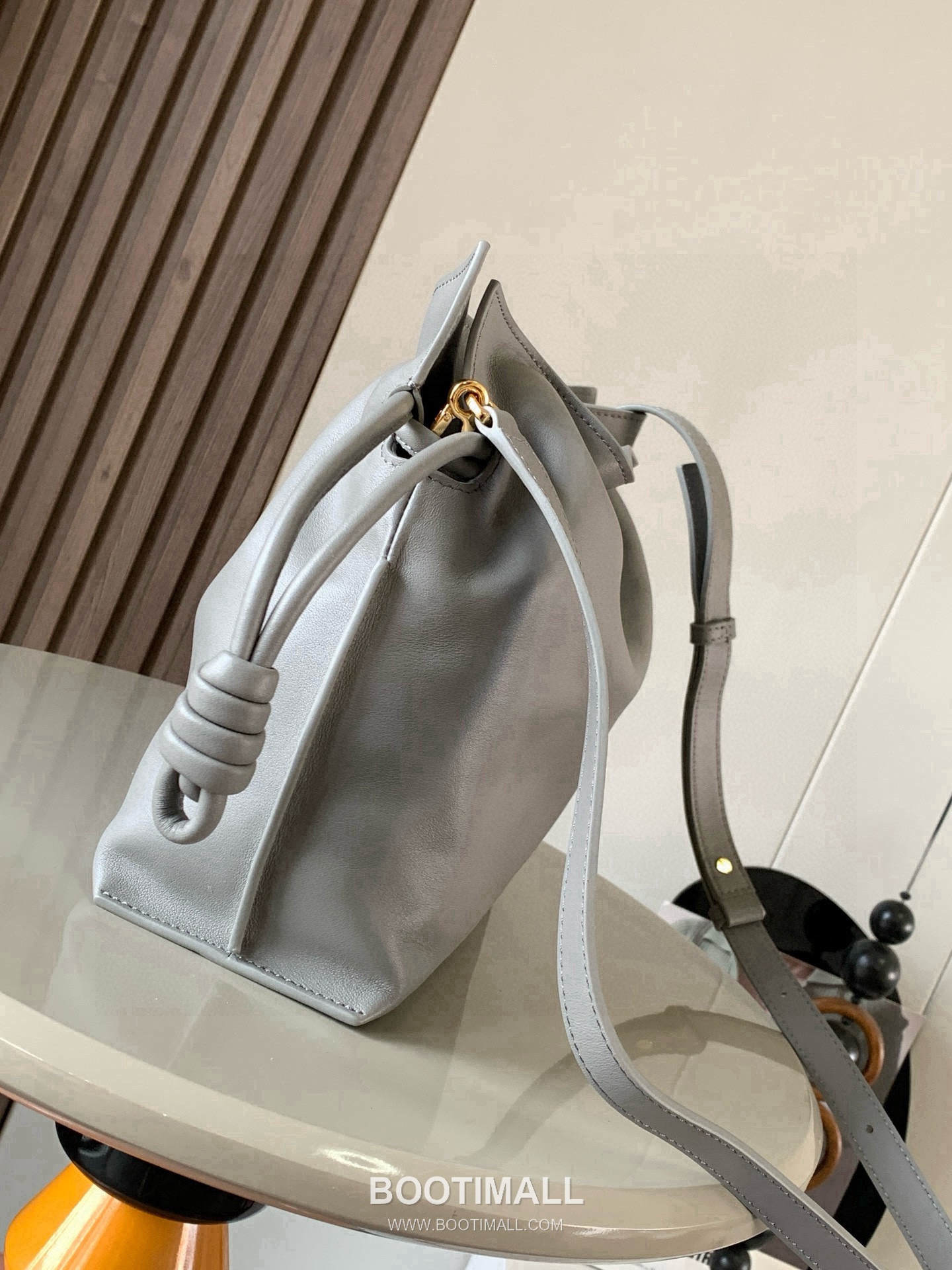 Loewe Flamenco Knot Clutch Bag Nappa Calfskin 9043 로에베 플라멩코 노트 클러치백 나파 카프스킨 30cm 2