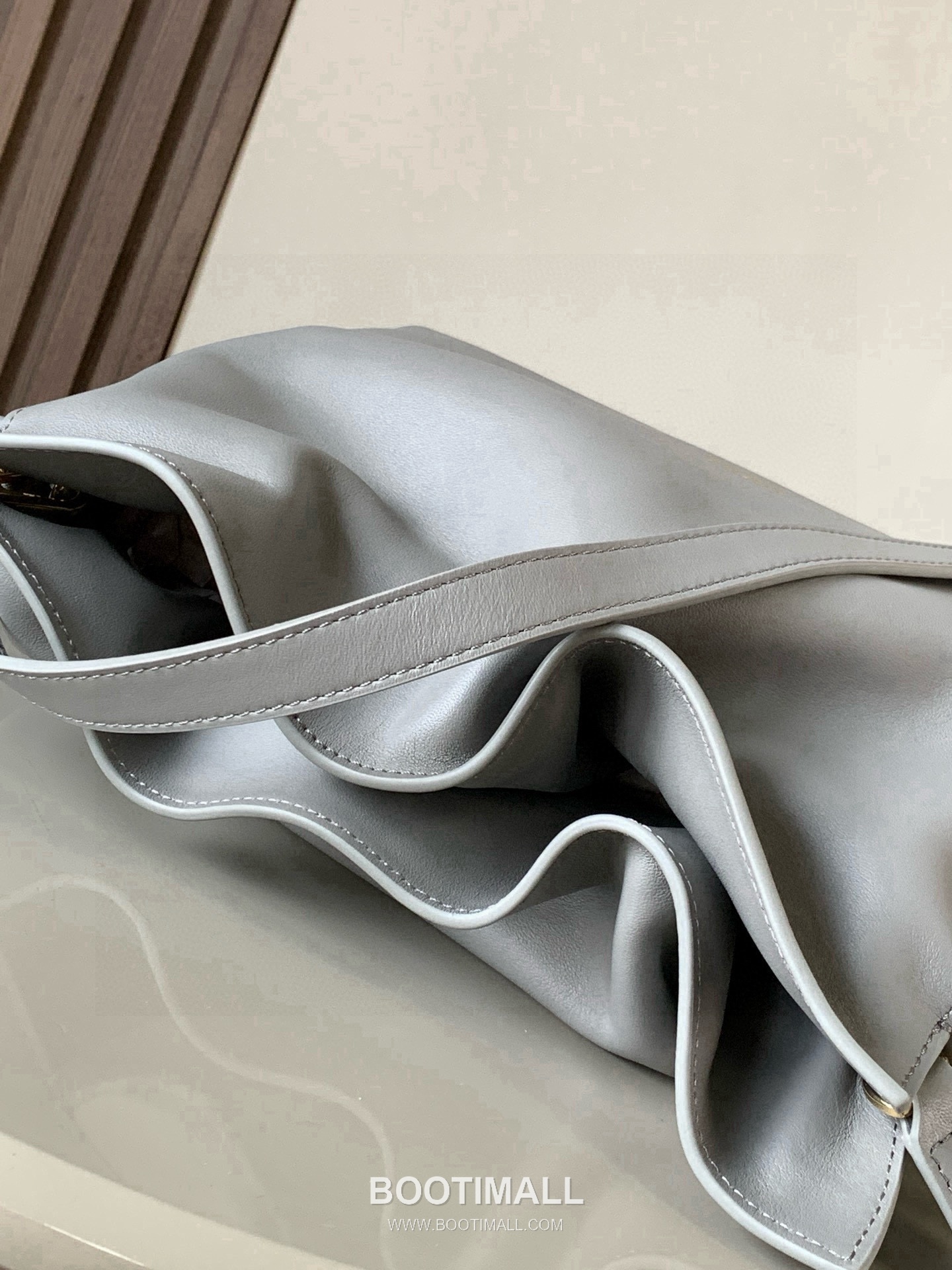 Loewe Flamenco Knot Clutch Bag Nappa Calfskin 9043 로에베 플라멩코 노트 클러치백 나파 카프스킨 30cm 7