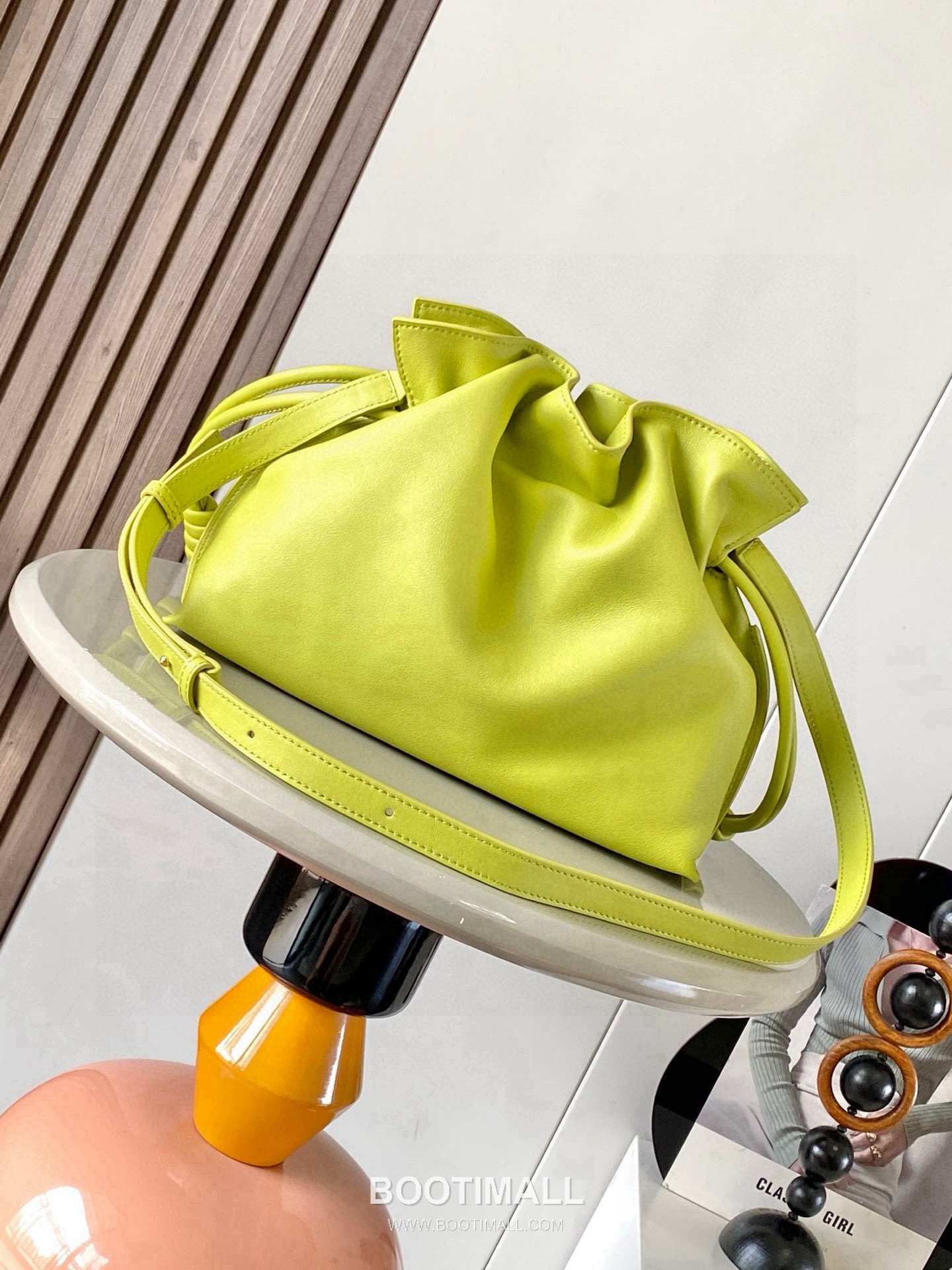 Loewe Flamenco Knot Clutch Bag Nappa Calfskin 9043 로에베 플라멩코 노트 클러치백 나파 카프스킨 30cm 4