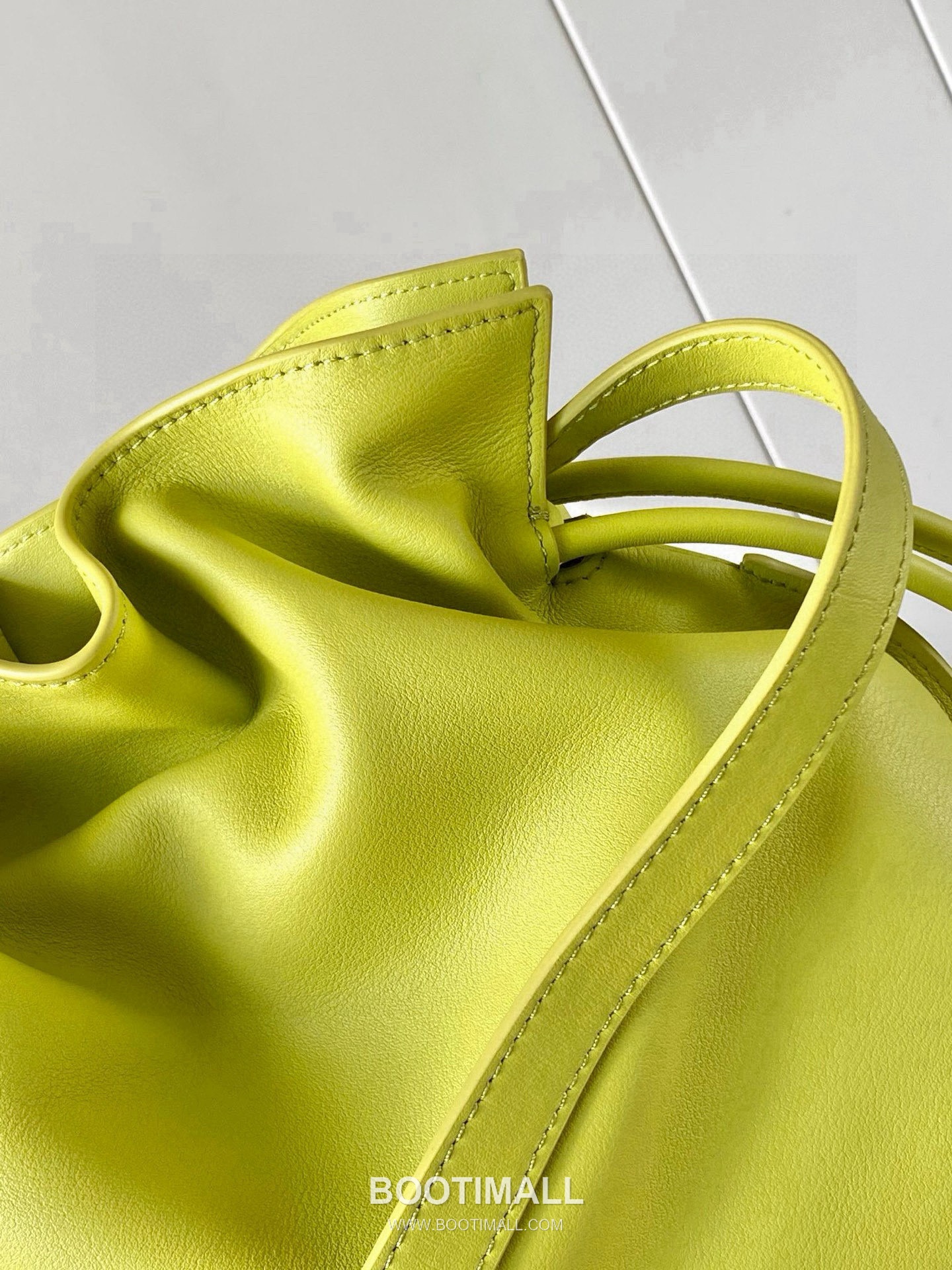 Loewe Flamenco Knot Clutch Bag Nappa Calfskin 9043 로에베 플라멩코 노트 클러치백 나파 카프스킨 30cm 5