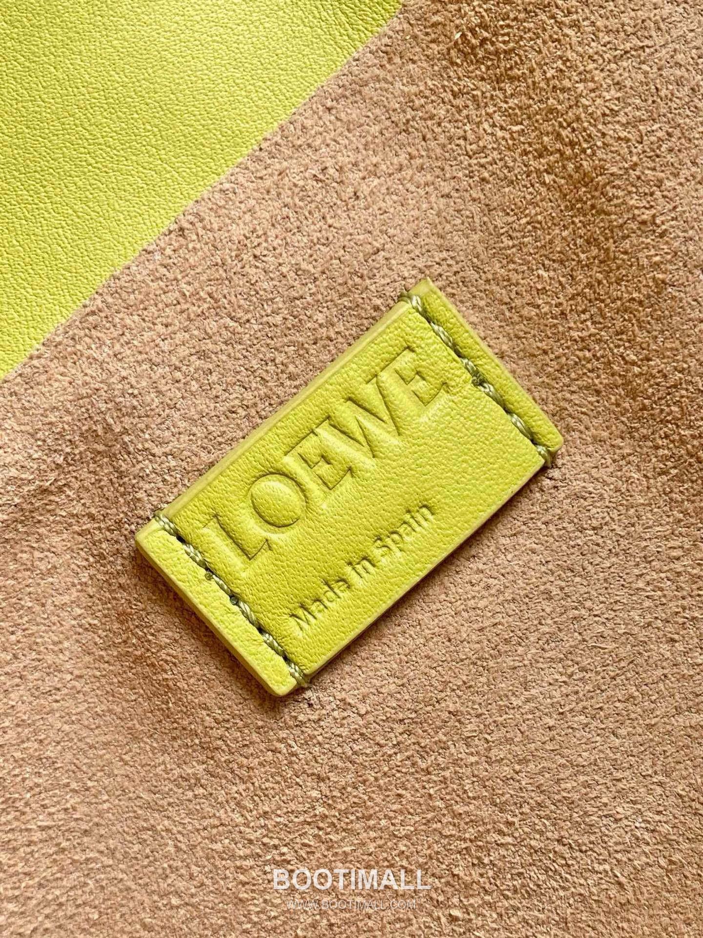 Loewe Flamenco Knot Clutch Bag Nappa Calfskin 9043 로에베 플라멩코 노트 클러치백 나파 카프스킨 30cm 9