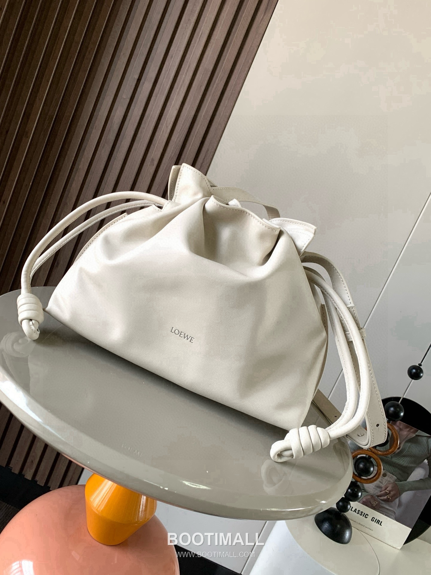 Loewe Flamenco Knot Clutch Bag Nappa Calfskin 9043 로에베 플라멩코 노트 클러치백 나파 카프스킨 30cm 1