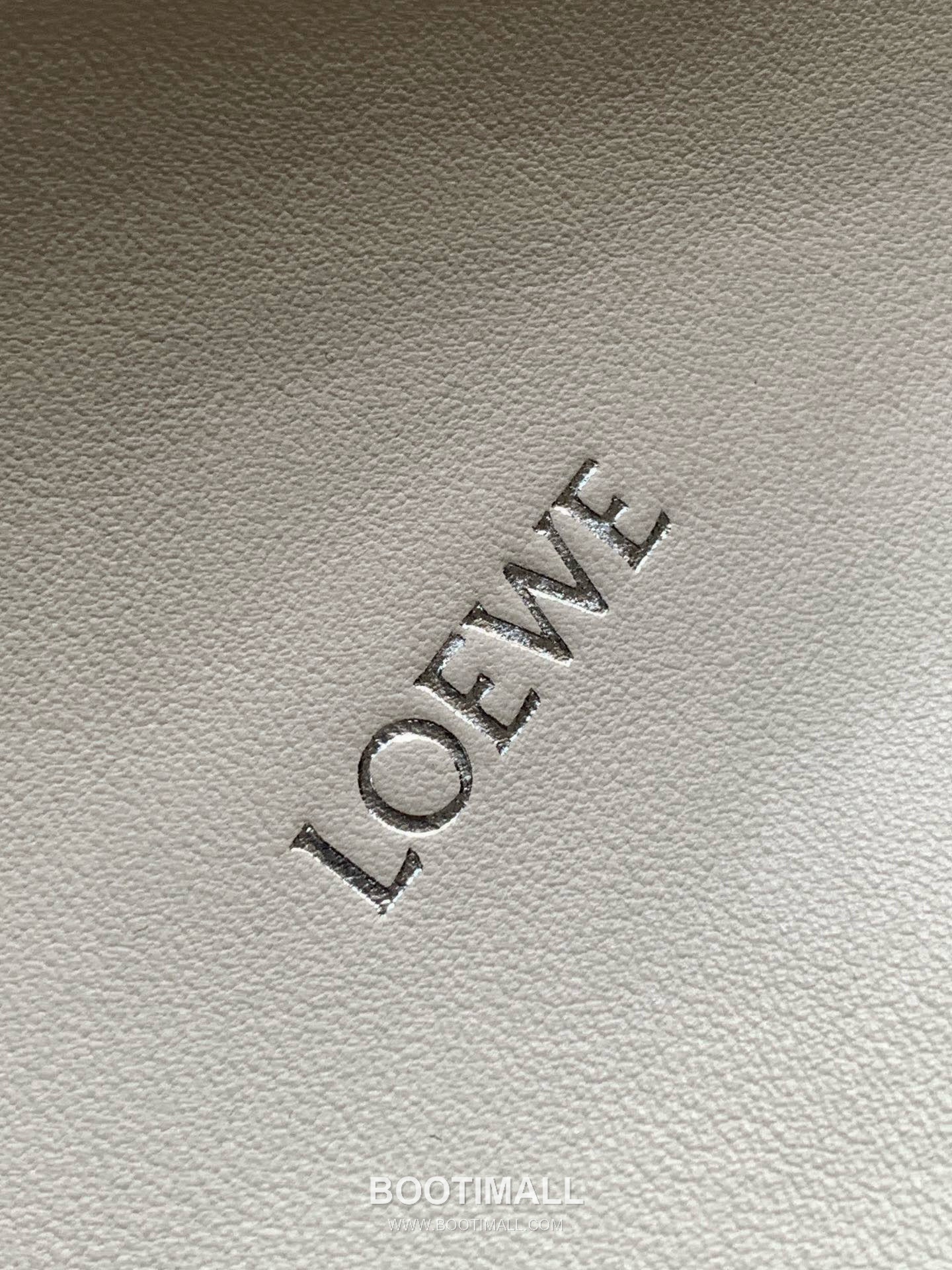 Loewe Flamenco Knot Clutch Bag Nappa Calfskin 9043 로에베 플라멩코 노트 클러치백 나파 카프스킨 30cm 5