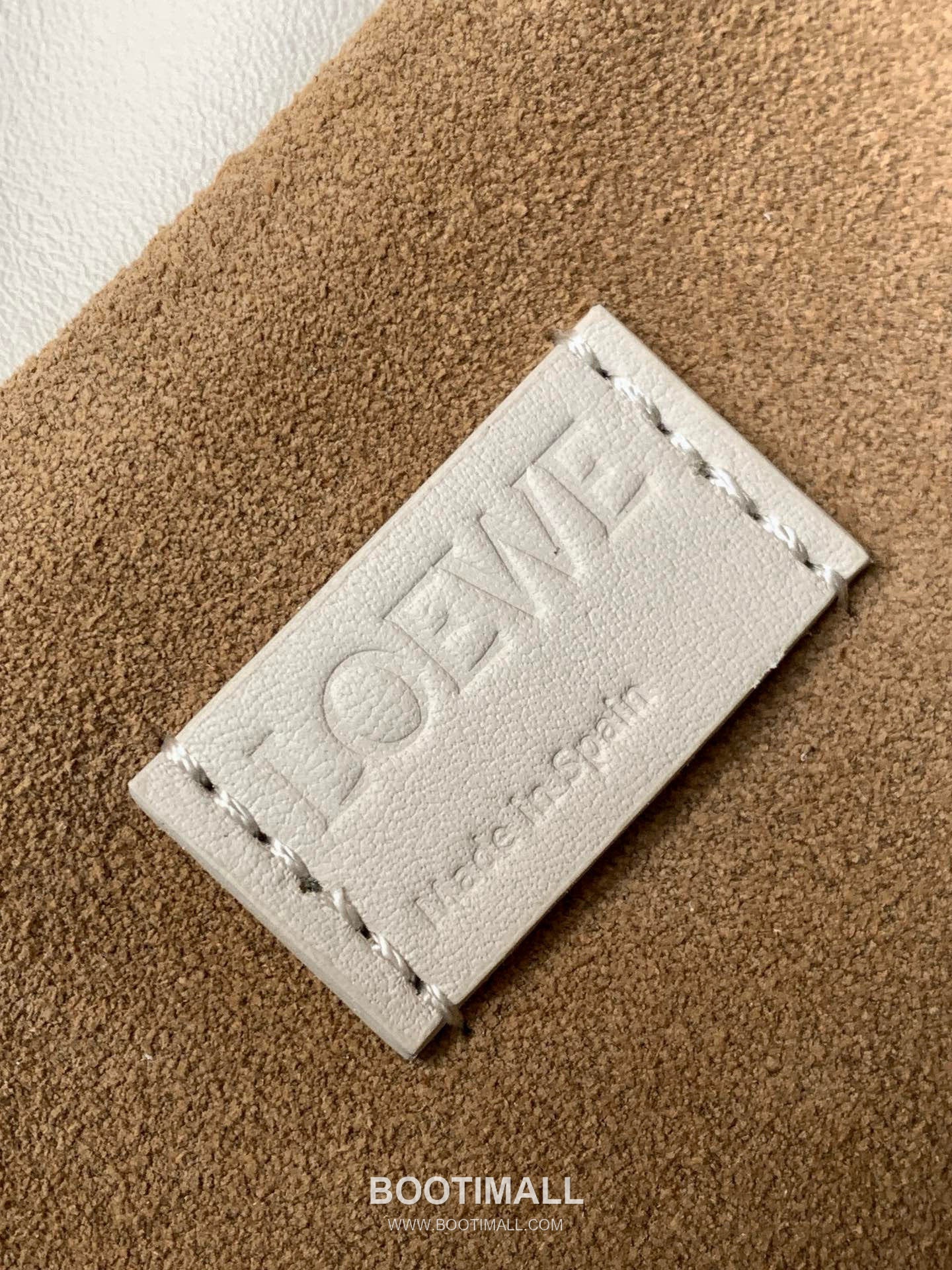 Loewe Flamenco Knot Clutch Bag Nappa Calfskin 9043 로에베 플라멩코 노트 클러치백 나파 카프스킨 30cm 9