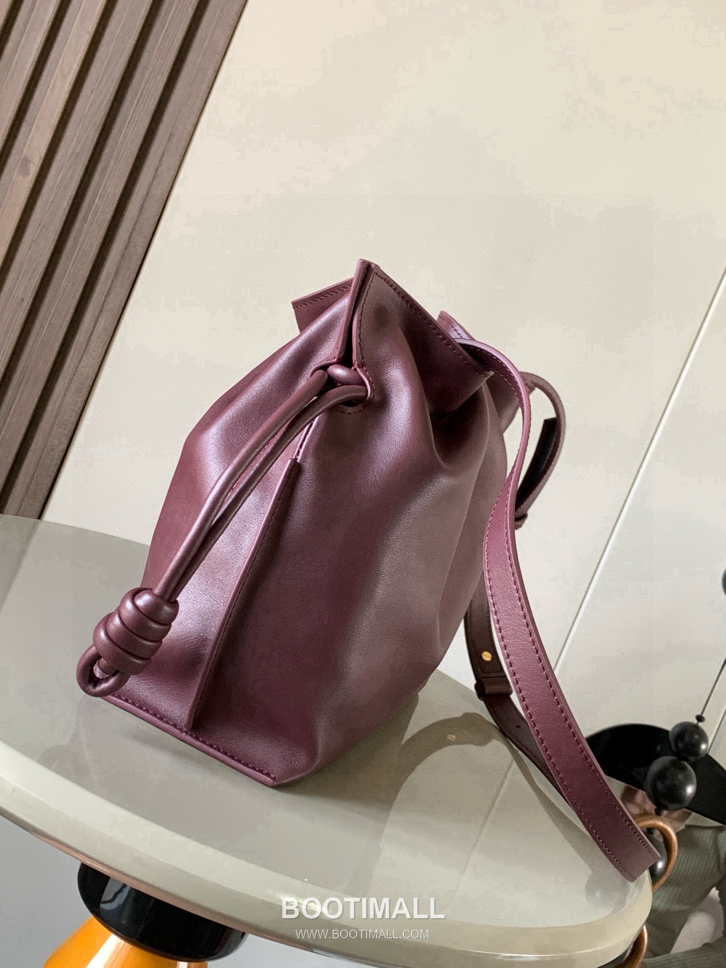 Loewe Flamenco Knot Clutch Bag Nappa Calfskin 9043 로에베 플라멩코 노트 클러치백 나파 카프스킨 30cm 2