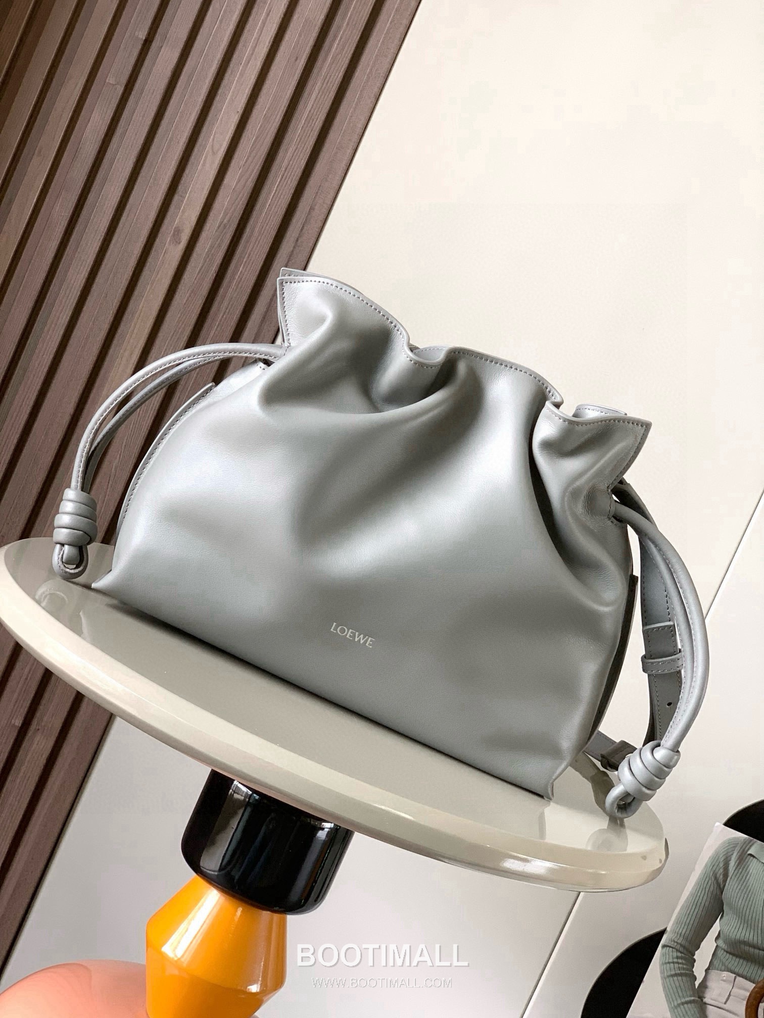 Loewe Flamenco Knot Clutch Bag Nappa Calfskin 9043 로에베 플라멩코 노트 클러치백 나파 카프스킨 30cm 1