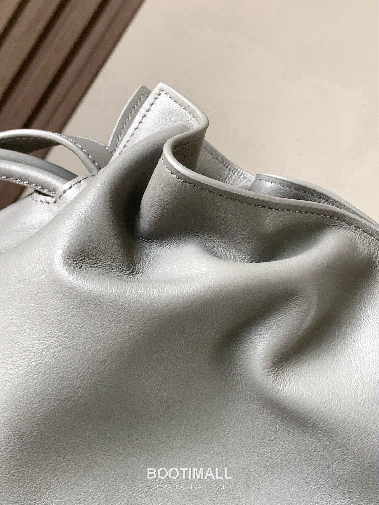 Loewe Flamenco Knot Clutch Bag Nappa Calfskin 9043 로에베 플라멩코 노트 클러치백 나파 카프스킨 30cm 5