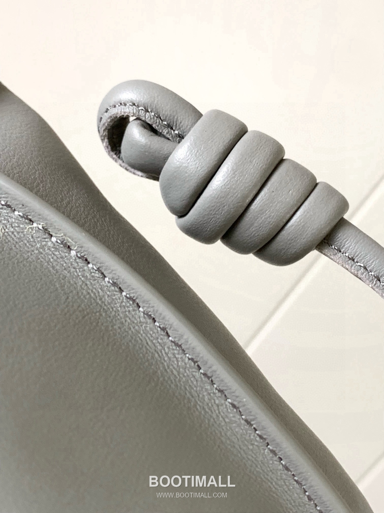 Loewe Flamenco Knot Clutch Bag Nappa Calfskin 9043 로에베 플라멩코 노트 클러치백 나파 카프스킨 30cm 7