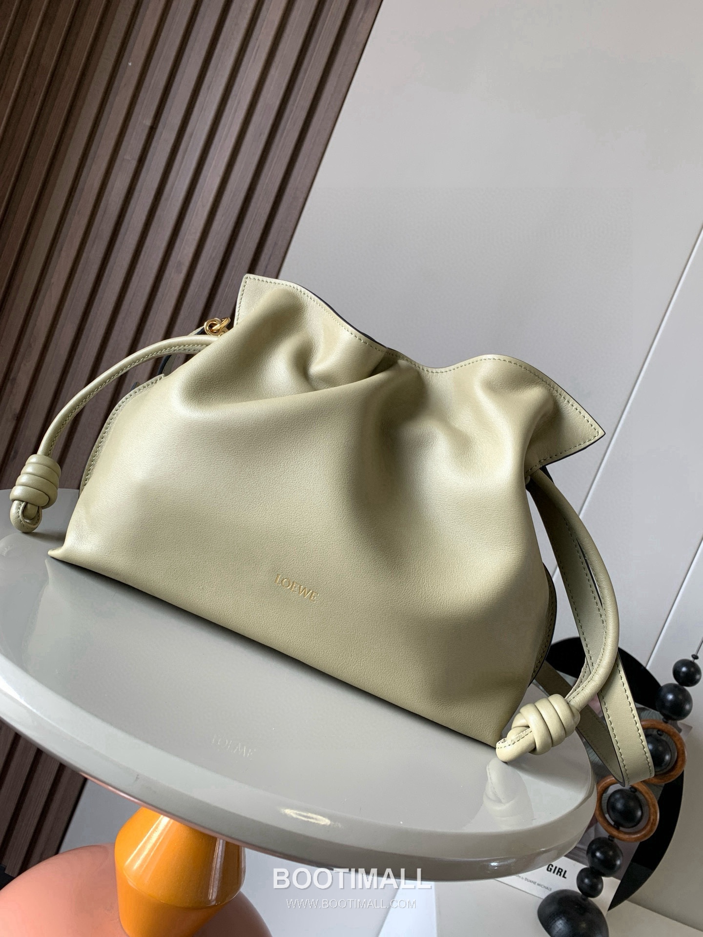 Loewe Flamenco Knot Clutch Bag Nappa Calfskin 9043 로에베 플라멩코 노트 클러치백 나파 카프스킨 30cm 1