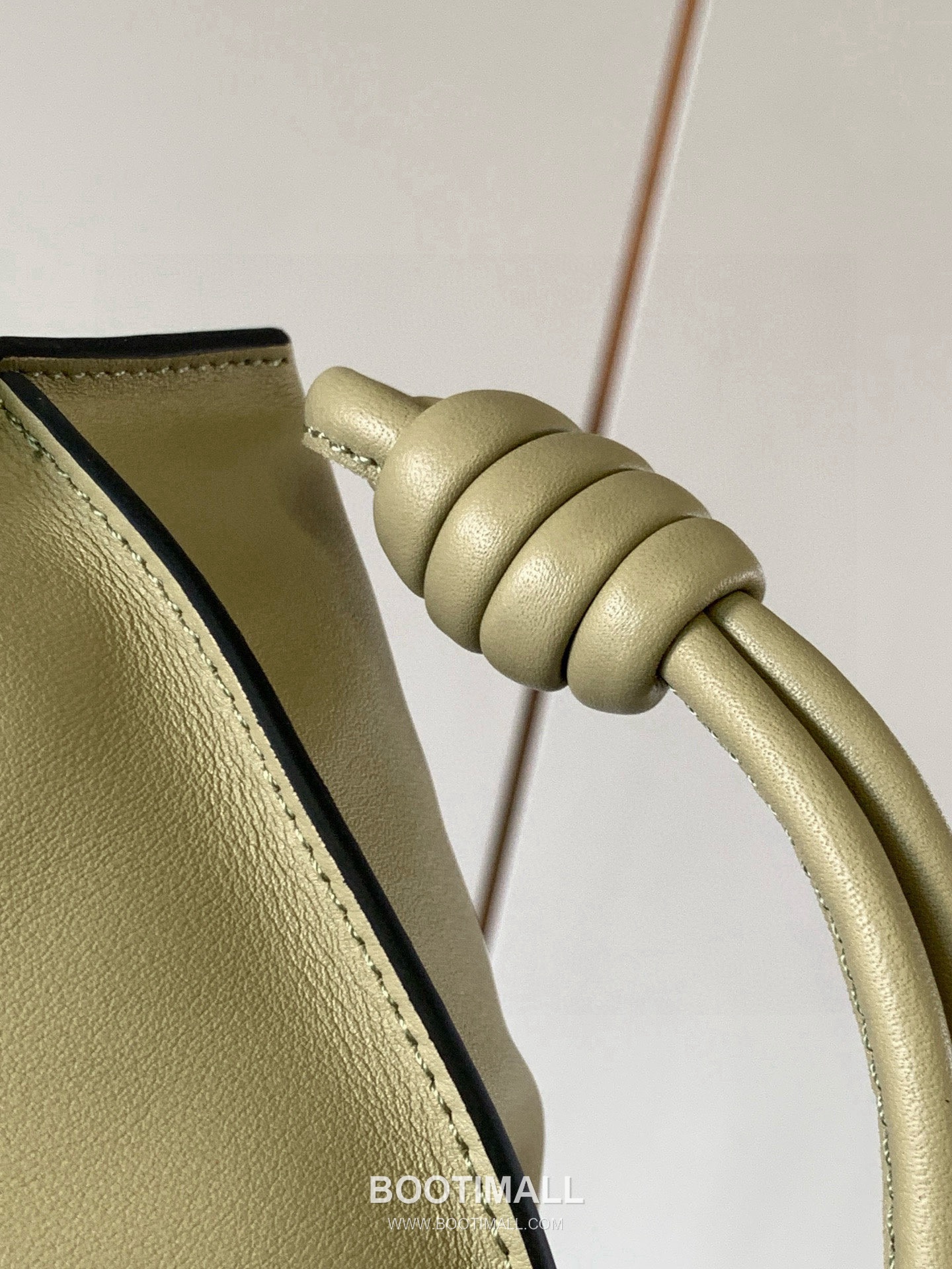 Loewe Flamenco Knot Clutch Bag Nappa Calfskin 9043 로에베 플라멩코 노트 클러치백 나파 카프스킨 30cm 7