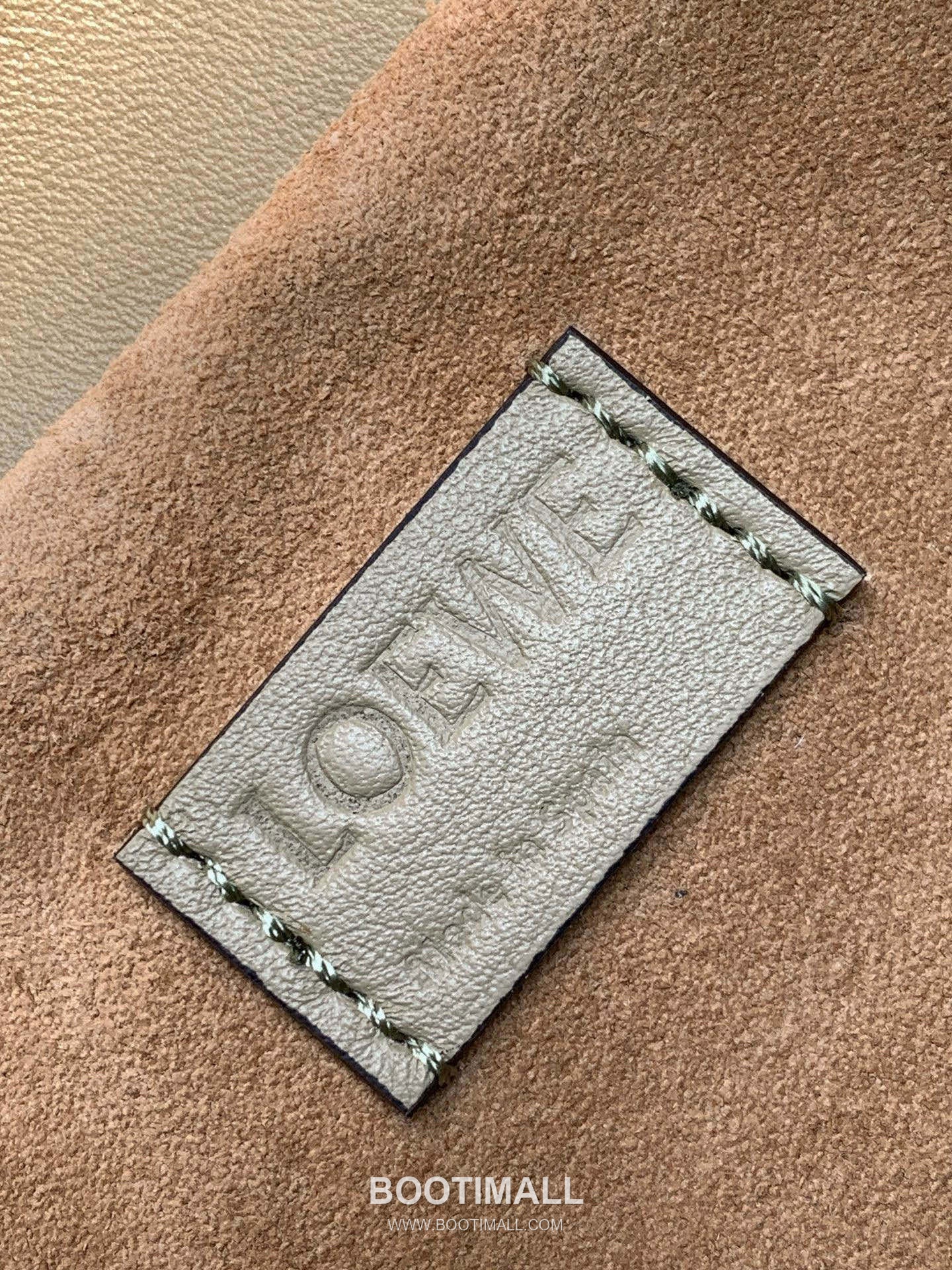 Loewe Flamenco Knot Clutch Bag Nappa Calfskin 9043 로에베 플라멩코 노트 클러치백 나파 카프스킨 30cm 9