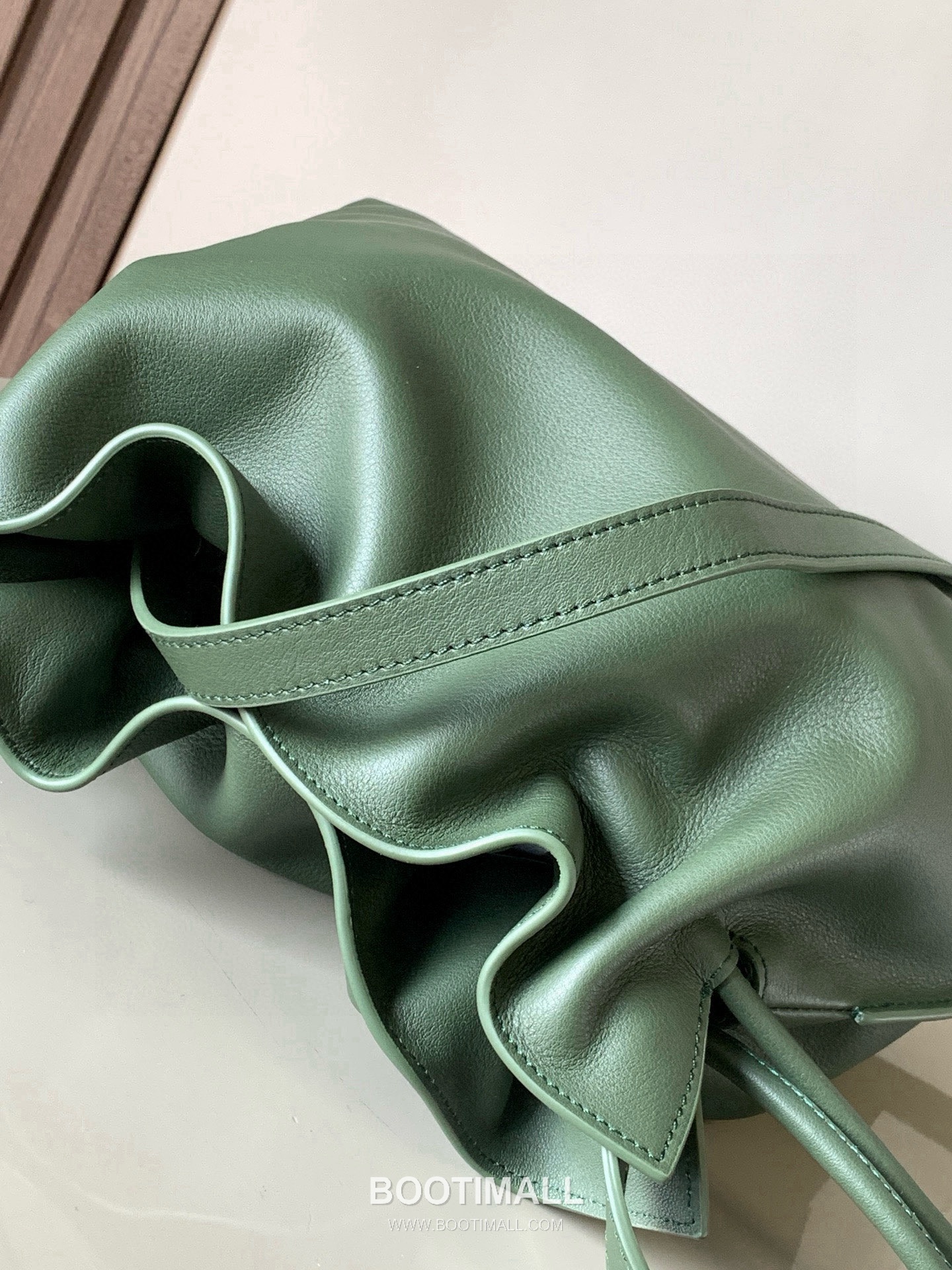 Loewe Flamenco Knot Clutch Bag Nappa Calfskin 9043 로에베 플라멩코 노트 클러치백 나파 카프스킨 30cm 7