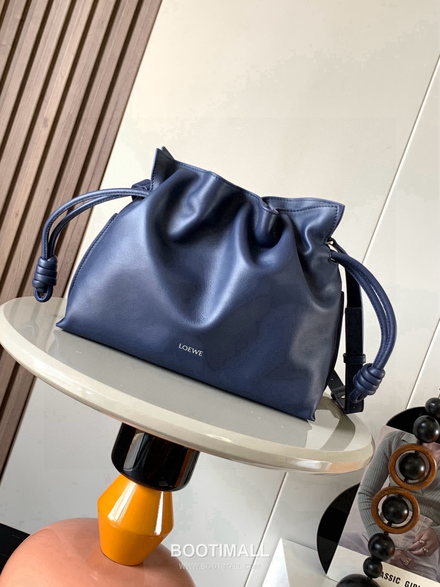 Loewe Flamenco Knot Clutch Bag Nappa Calfskin 9043 로에베 플라멩코 노트 클러치백 나파 카프스킨 30cm 1