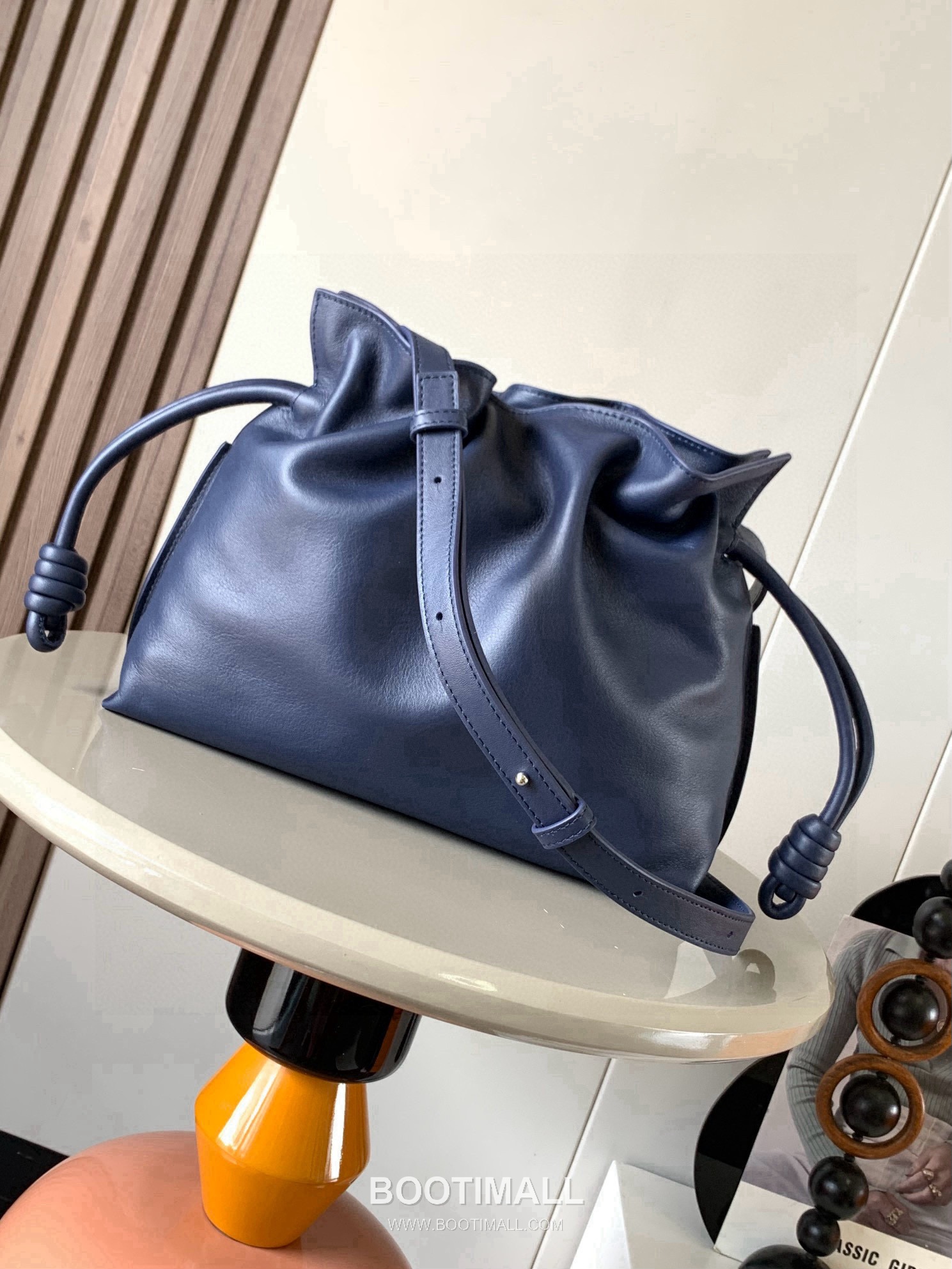 Loewe Flamenco Knot Clutch Bag Nappa Calfskin 9043 로에베 플라멩코 노트 클러치백 나파 카프스킨 30cm 4