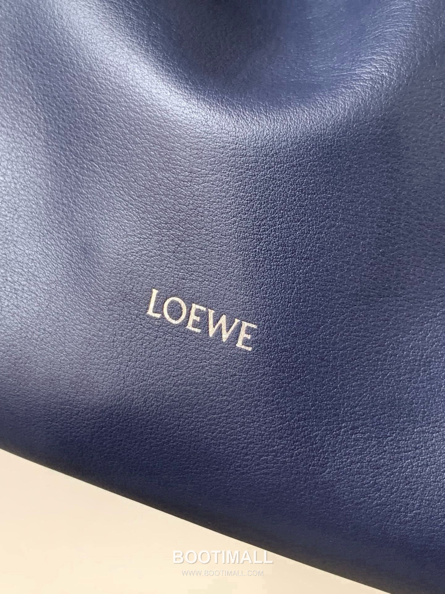 Loewe Flamenco Knot Clutch Bag Nappa Calfskin 9043 로에베 플라멩코 노트 클러치백 나파 카프스킨 30cm 5