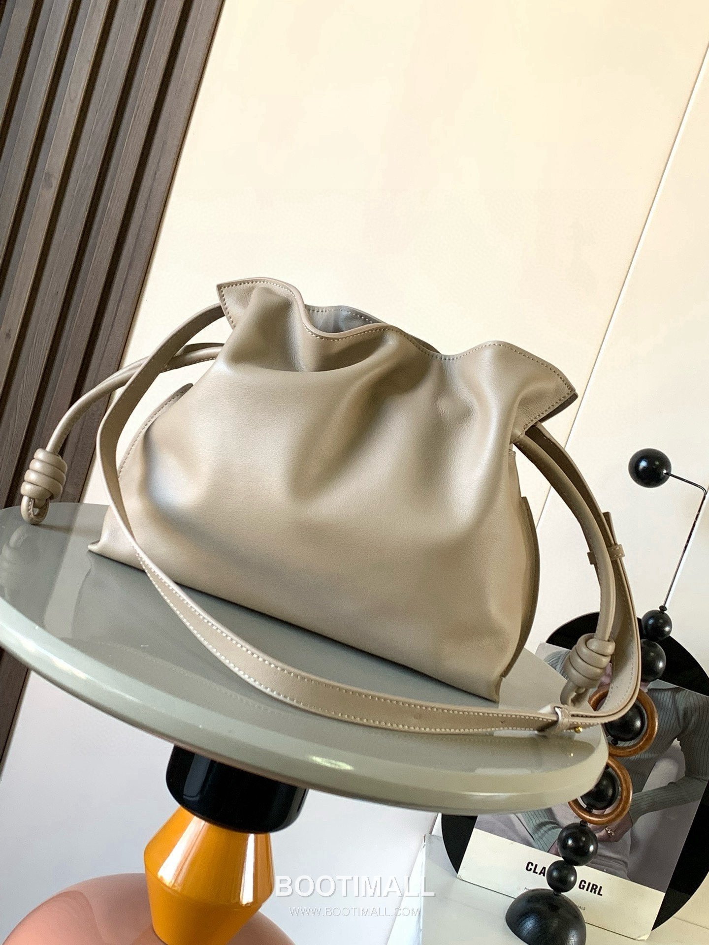 Loewe Flamenco Knot Clutch Bag Nappa Calfskin 9043 로에베 플라멩코 노트 클러치백 나파 카프스킨 30cm 4