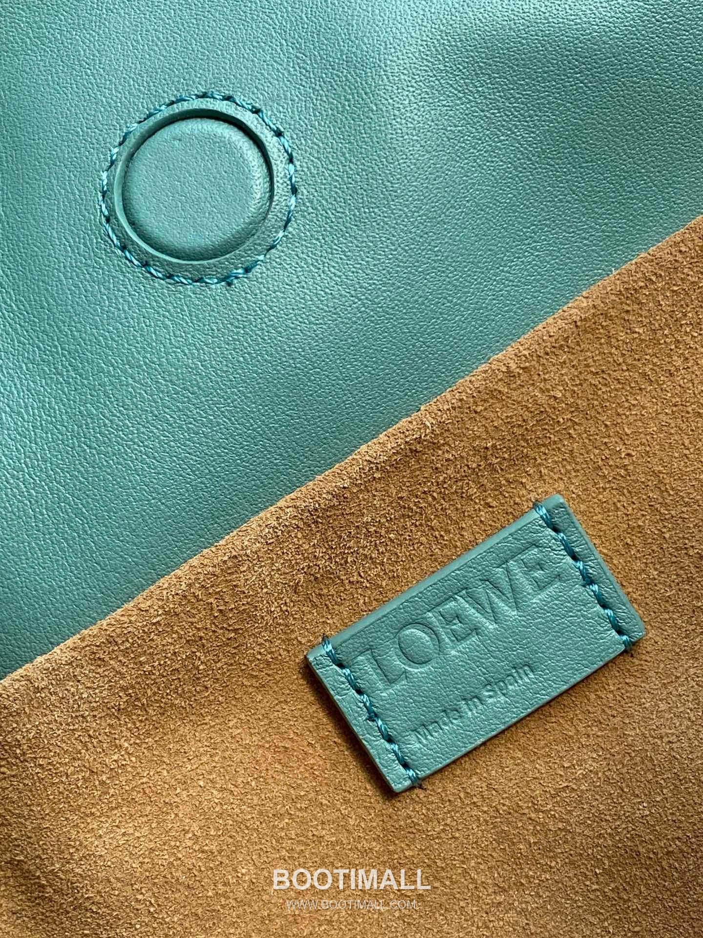 Loewe Flamenco Knot Clutch Bag Nappa Calfskin 9043 로에베 플라멩코 노트 클러치백 나파 카프스킨 30cm 9