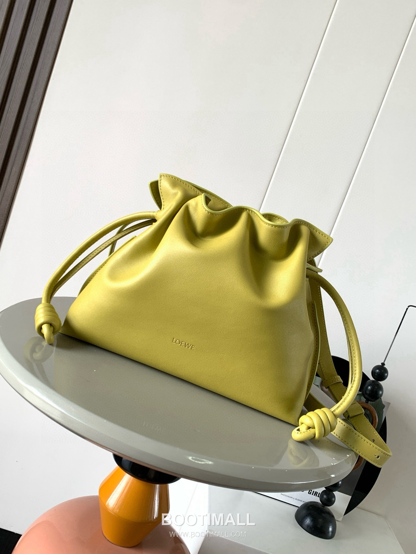 Loewe Flamenco Knot Clutch Bag Nappa Calfskin 9043 로에베 플라멩코 노트 클러치백 나파 카프스킨 30cm 1