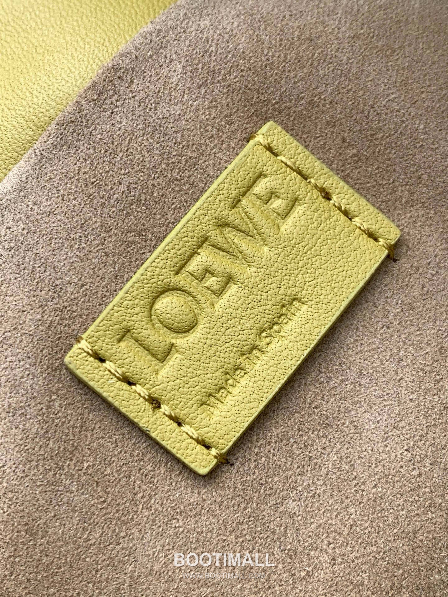 Loewe Flamenco Knot Clutch Bag Nappa Calfskin 9043 로에베 플라멩코 노트 클러치백 나파 카프스킨 30cm 9