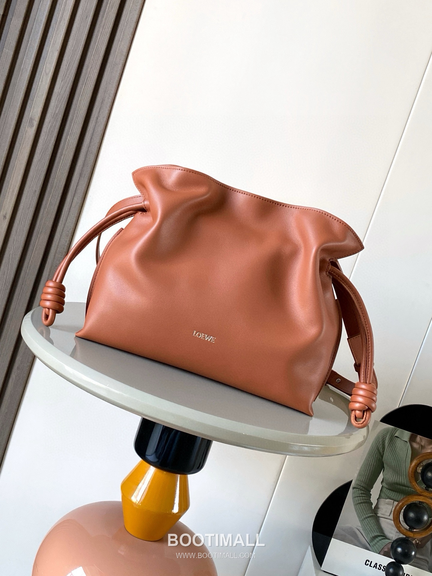 Loewe Flamenco Knot Clutch Bag Nappa Calfskin 9043 로에베 플라멩코 노트 클러치백 나파 카프스킨 30cm 1