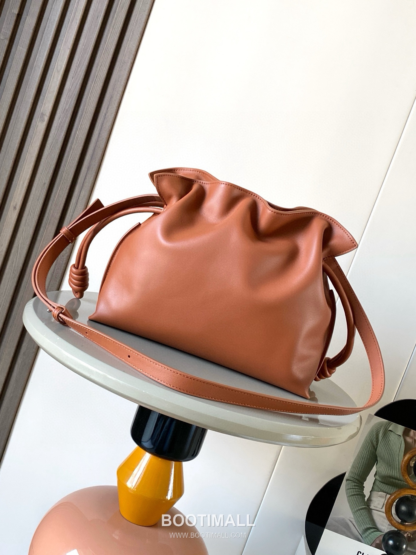 Loewe Flamenco Knot Clutch Bag Nappa Calfskin 9043 로에베 플라멩코 노트 클러치백 나파 카프스킨 30cm 4