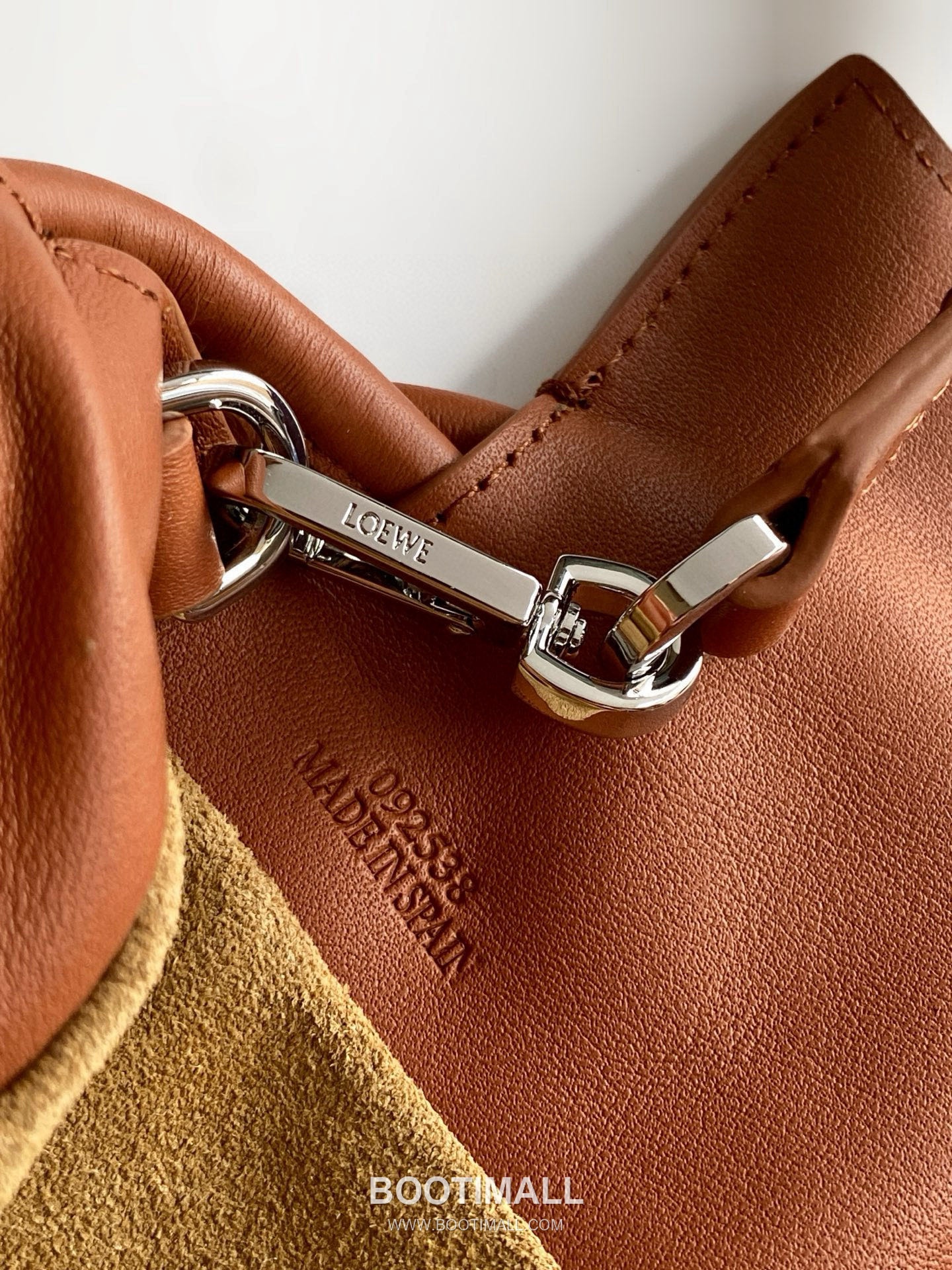 Loewe Flamenco Knot Clutch Bag Nappa Calfskin 9043 로에베 플라멩코 노트 클러치백 나파 카프스킨 30cm 7