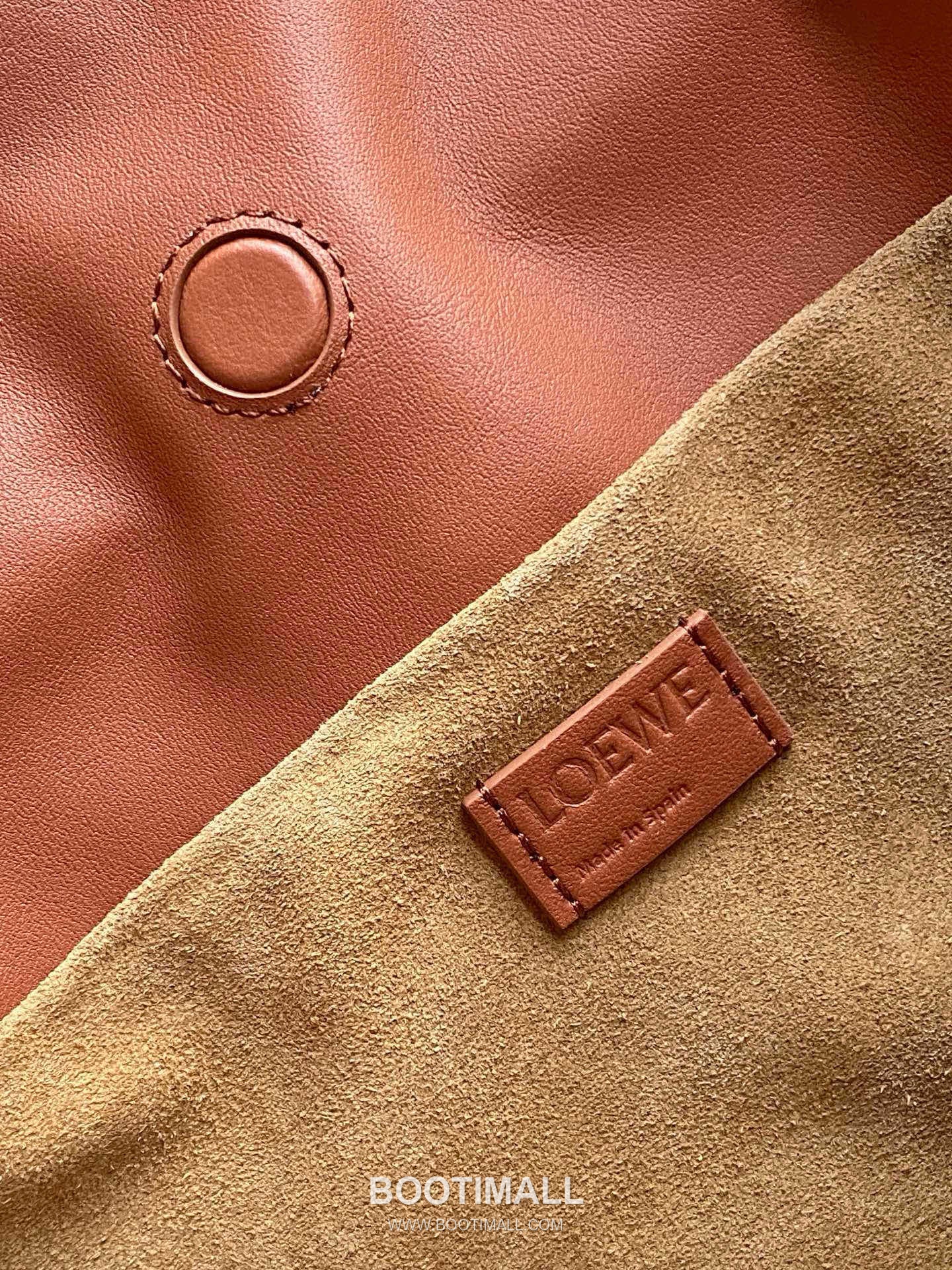 Loewe Flamenco Knot Clutch Bag Nappa Calfskin 9043 로에베 플라멩코 노트 클러치백 나파 카프스킨 30cm 9