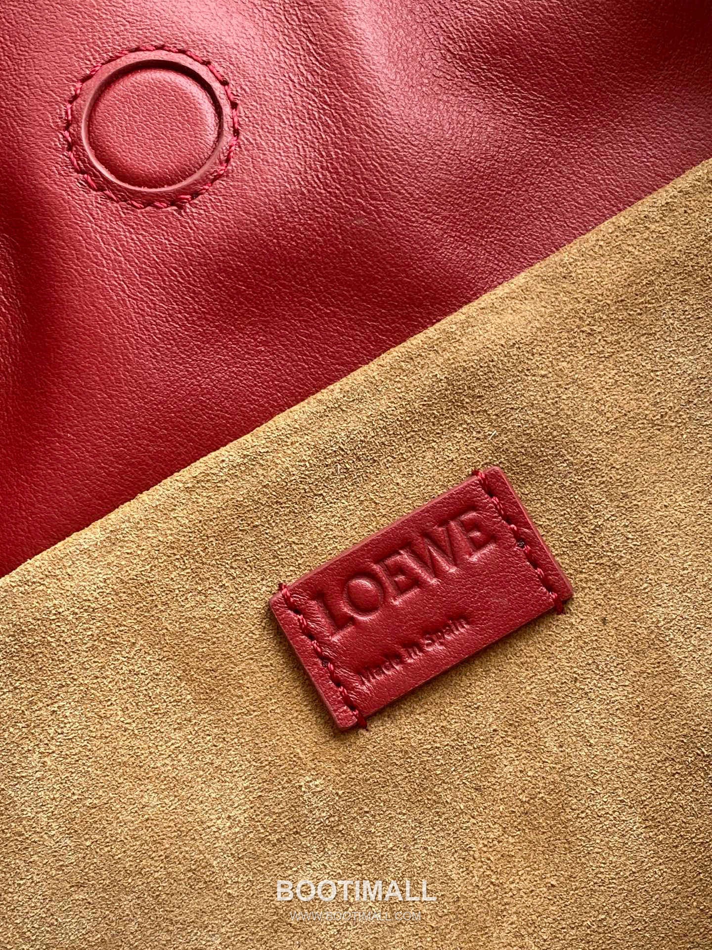 Loewe Flamenco Knot Clutch Bag Nappa Calfskin 9043 로에베 플라멩코 노트 클러치백 나파 카프스킨 30cm 9