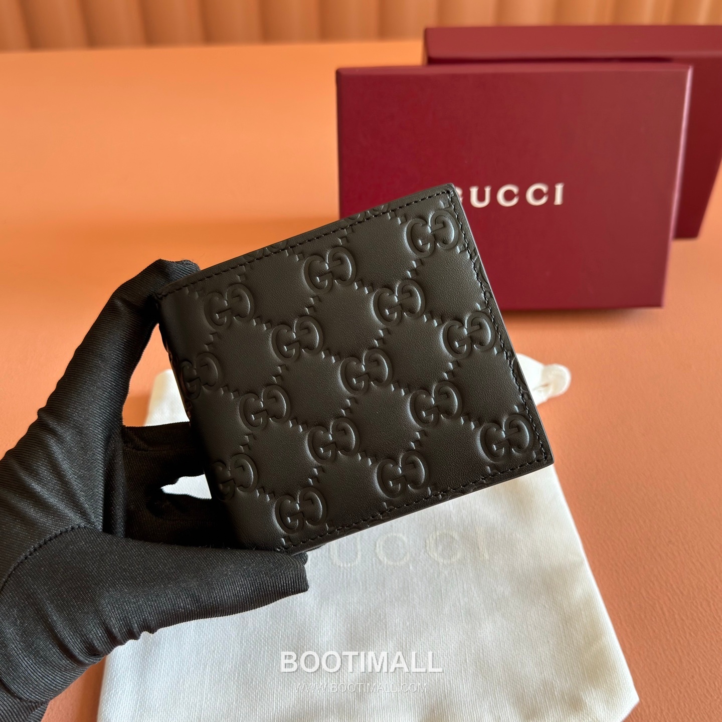 Gucci GG Emblem Wallet Embossed Calfskin Leather 850177 구찌 GG 엠블럼 반지갑 엠보싱 카프스킨 가죽 11cm 1
