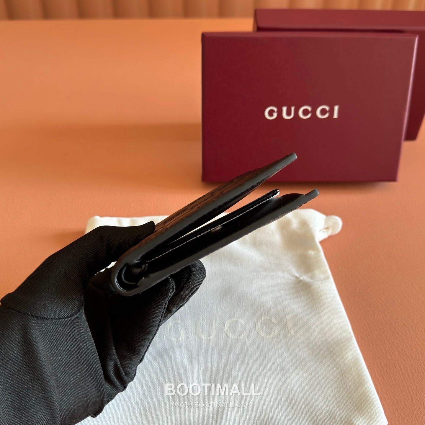 Gucci GG Emblem Wallet Embossed Calfskin Leather 850177 구찌 GG 엠블럼 반지갑 엠보싱 카프스킨 가죽 11cm 3