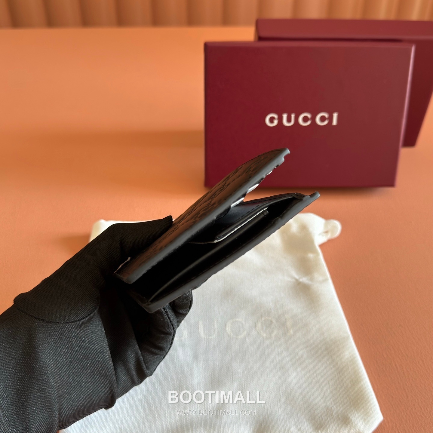 Gucci GG Emblem Wallet Embossed Calfskin Leather 850177 구찌 GG 엠블럼 반지갑 엠보싱 카프스킨 가죽 11cm 4