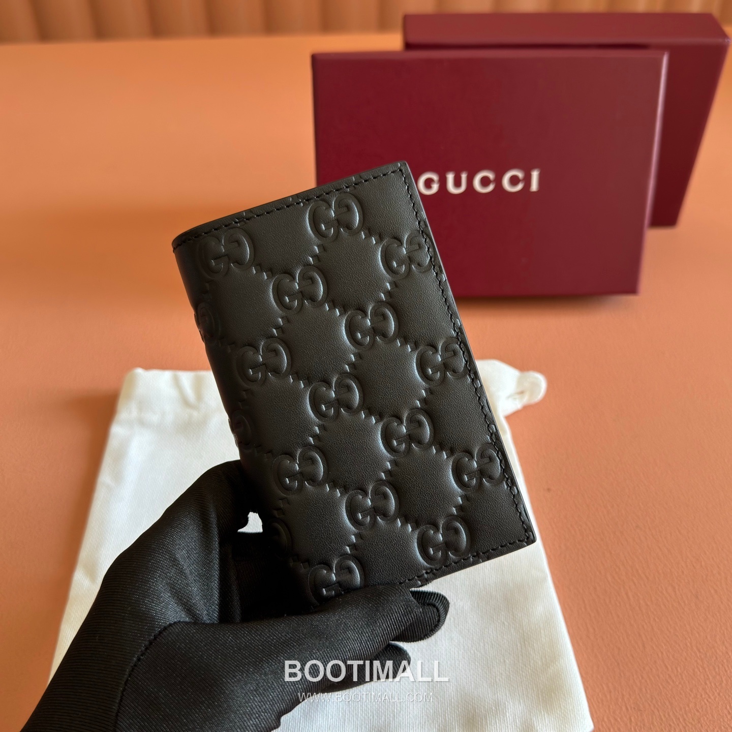 Gucci GG Emblem Card Holder Embossed Calfskin Leather 850183 구찌 GG 엠블럼 카드지갑 엠보싱 카프스킨 가죽 12cm 1