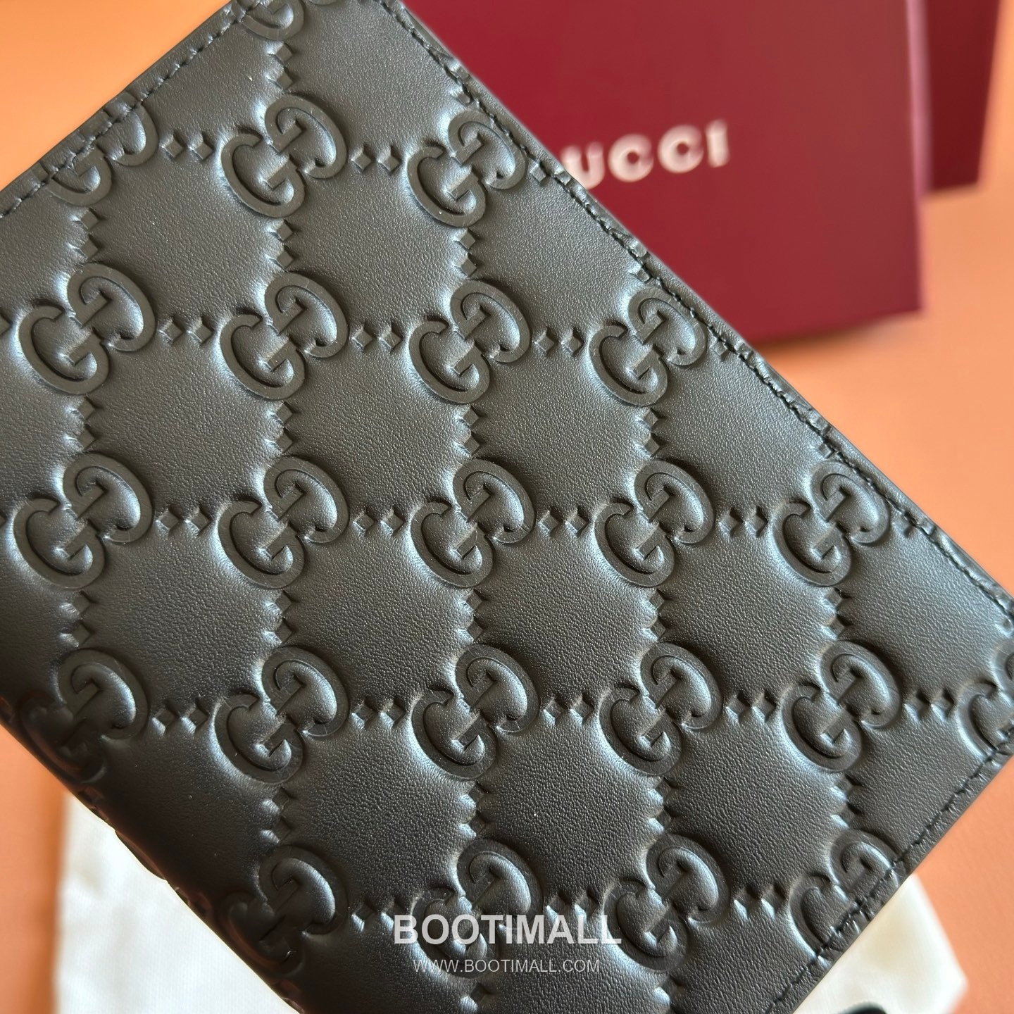 Gucci GG Emblem Passport Holder Embossed Calfskin Leather 850184 구찌 GG 엠블럼 여권지갑 엠보싱 카프스킨 가죽 12cm 4