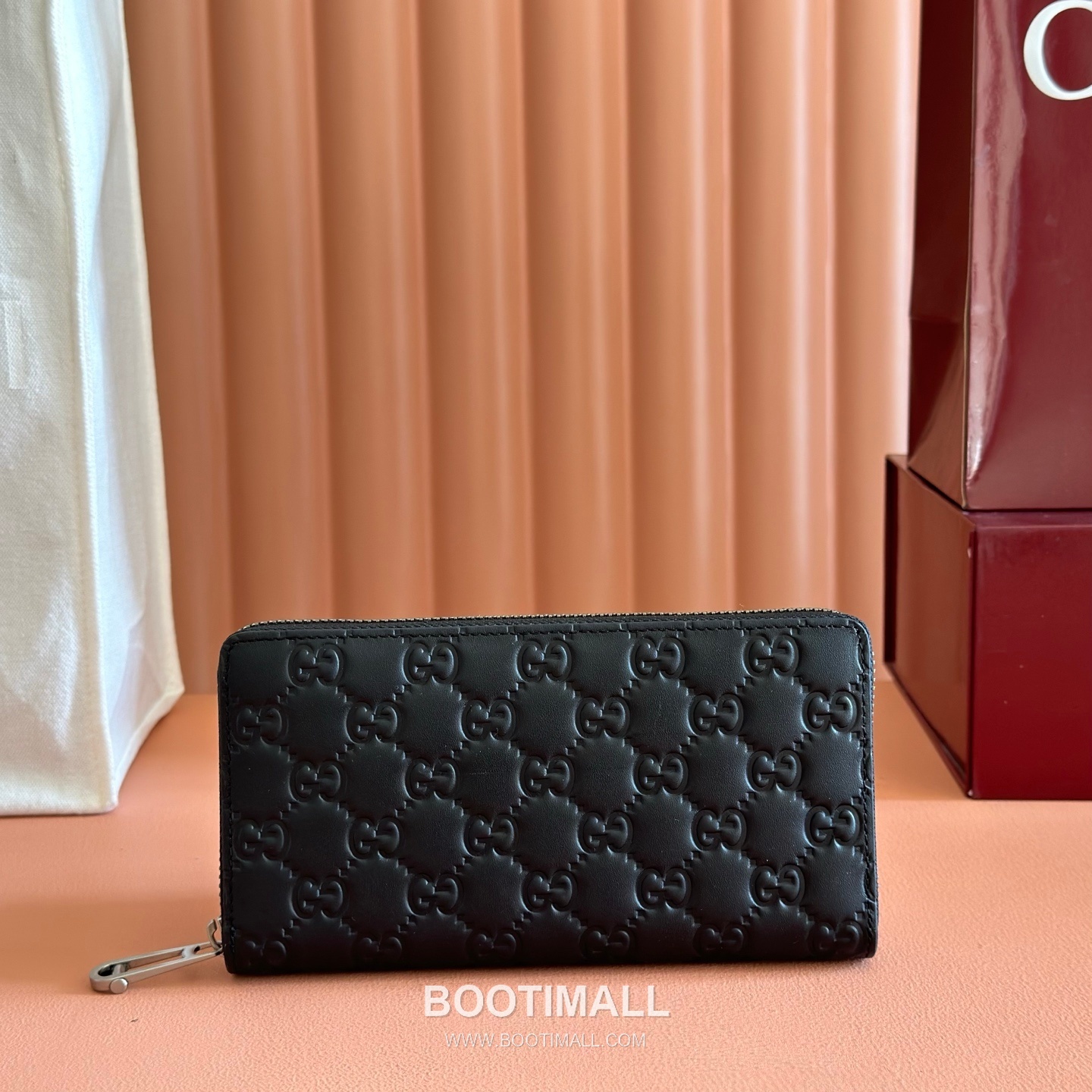 Gucci GG Emblem Zip Around Wallet Embossed Calfskin Leather 860868 구찌 GG 엠블럼 지퍼 장지갑 엠보싱 카프스킨 가죽 19cm 1