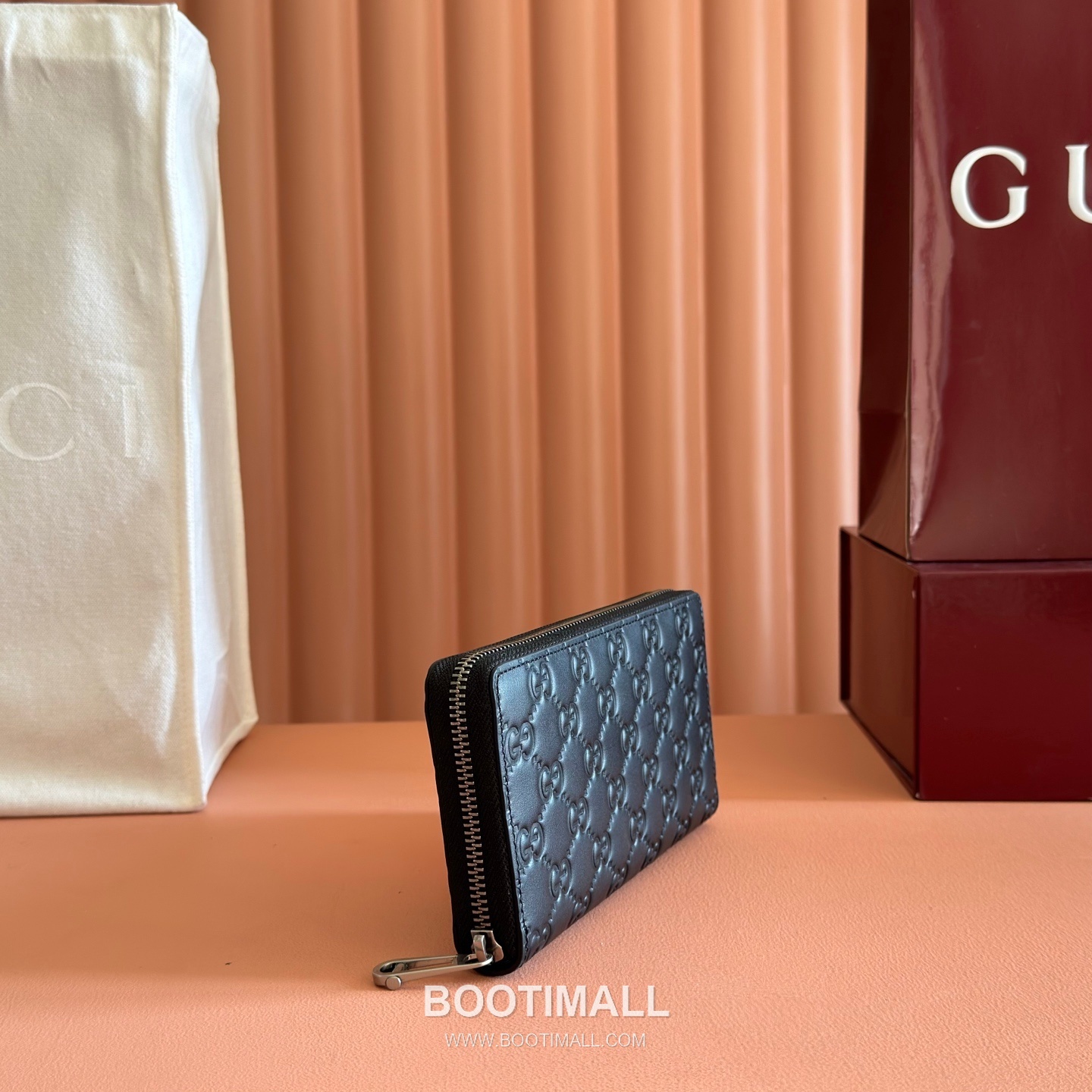 Gucci GG Emblem Zip Around Wallet Embossed Calfskin Leather 860868 구찌 GG 엠블럼 지퍼 장지갑 엠보싱 카프스킨 가죽 19cm 3