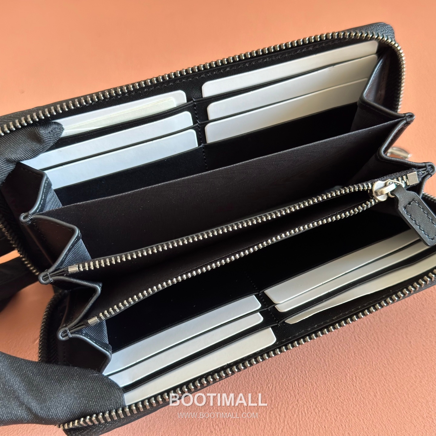 Gucci GG Emblem Zip Around Wallet Embossed Calfskin Leather 860868 구찌 GG 엠블럼 지퍼 장지갑 엠보싱 카프스킨 가죽 19cm 9