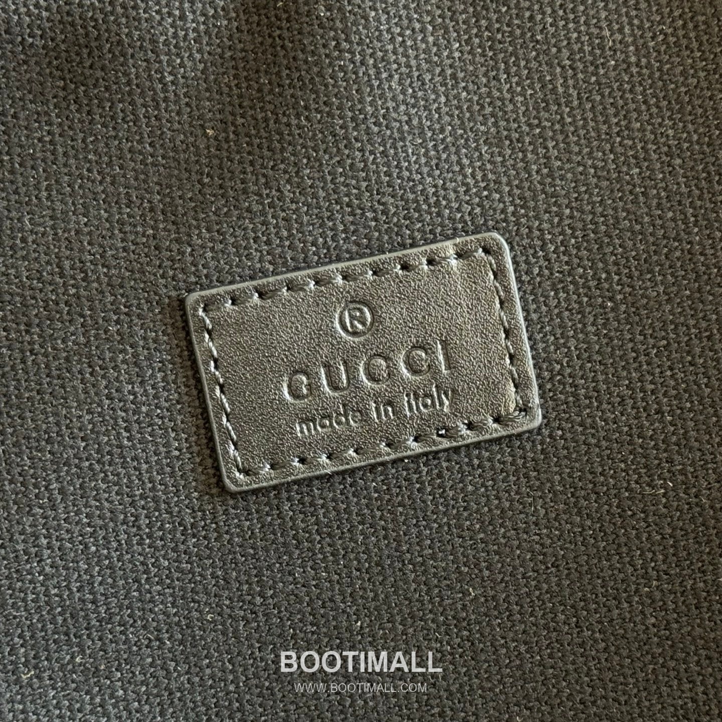 Gucci GG Emblem Crossbody Bag Embossed Smooth Calfskin Leather 862915 구찌 GG 엠블럼 크로스백 엠보싱 스무스 카프스킨 가죽 28cm 8