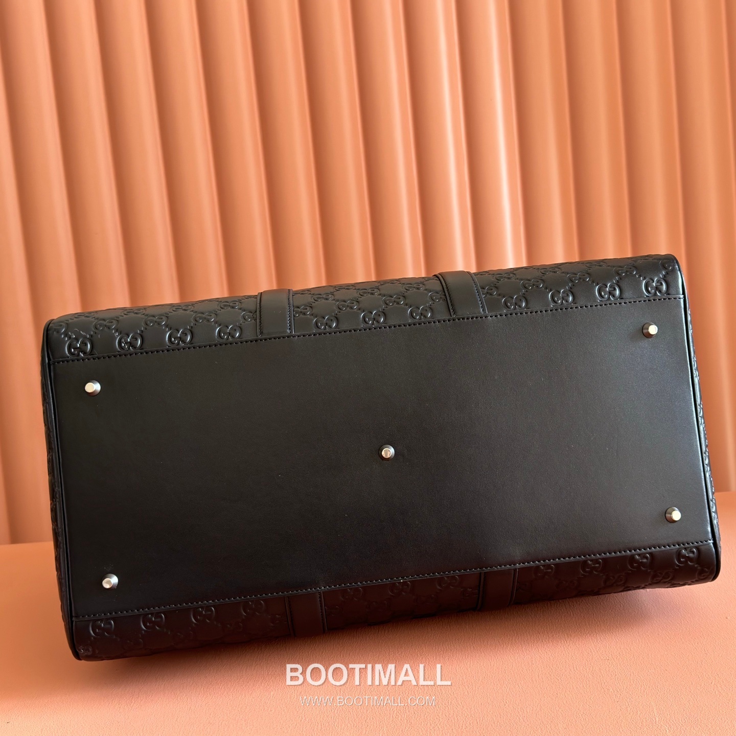 Gucci GG Emblem Travel Bag Embossed Smooth Calfskin Leather 850220 구찌 GG 엠블럼 트래블백 엠보싱 스무스 카프스킨 가죽 45cm 4